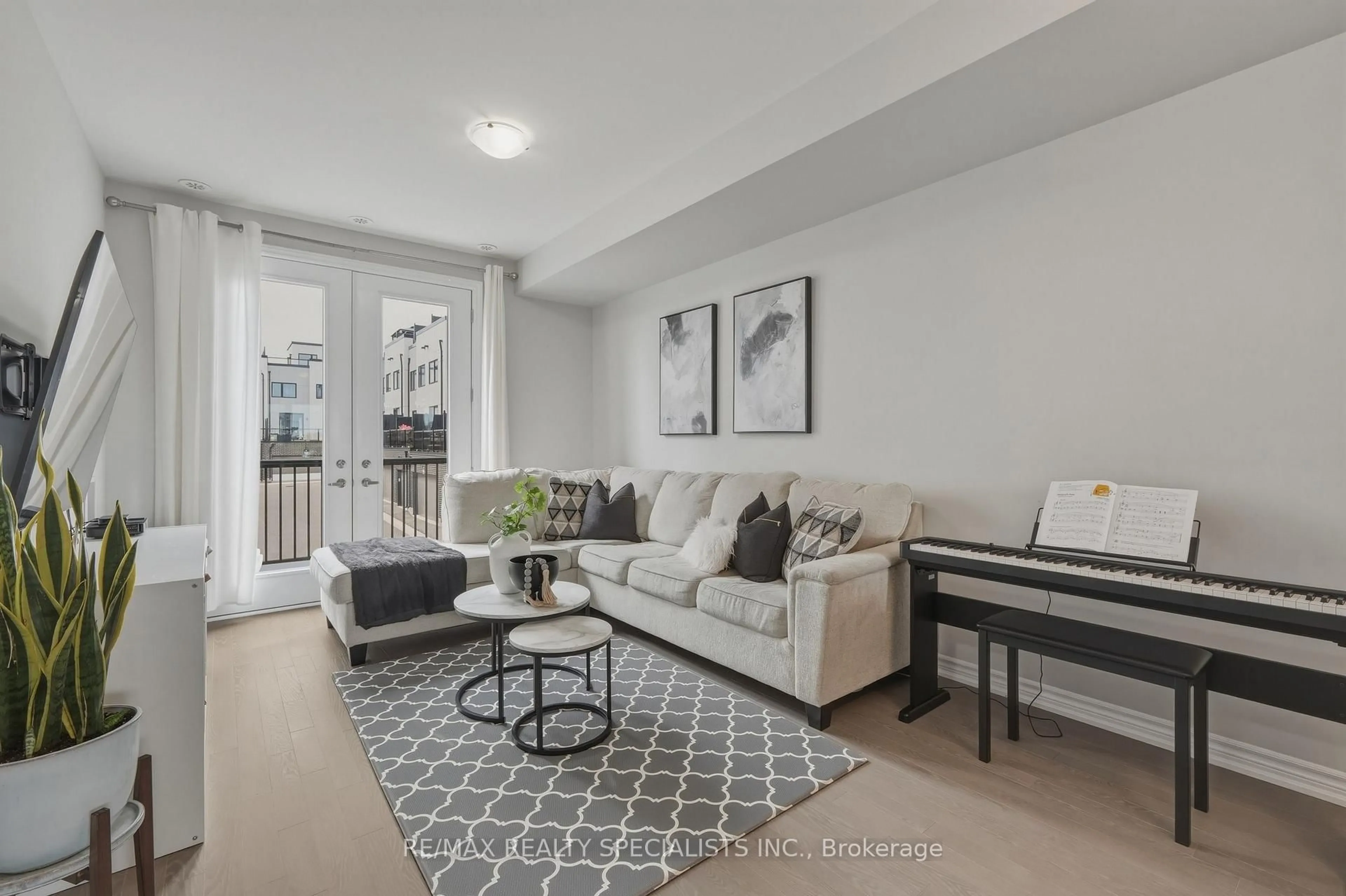 Living room with furniture, unknown for 348 Wheat Boom Dr #20, Oakville Ontario L6H 3Y6