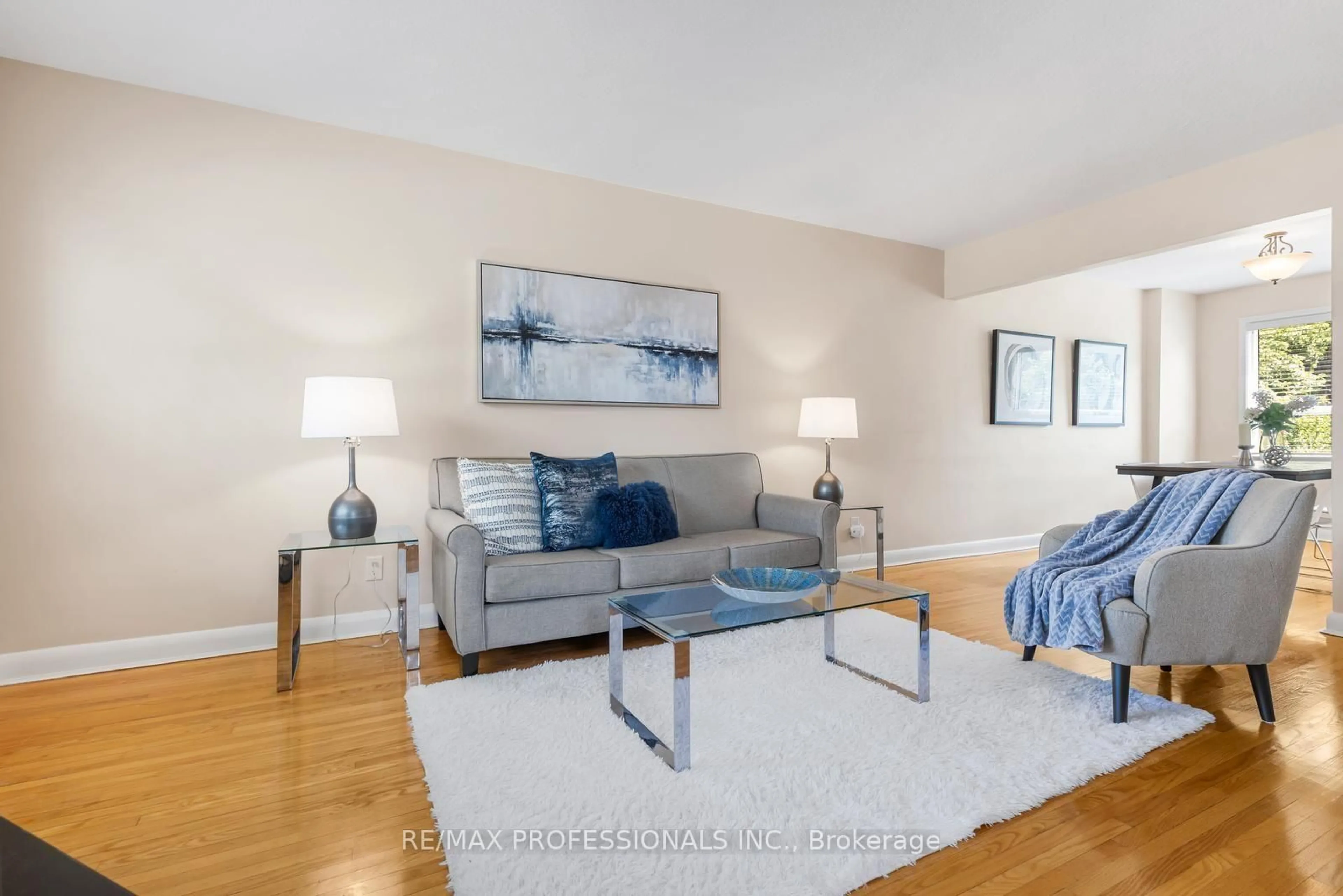 Living room with furniture, unknown for 21 Brendwin Rd, Toronto Ontario M6N 4V6