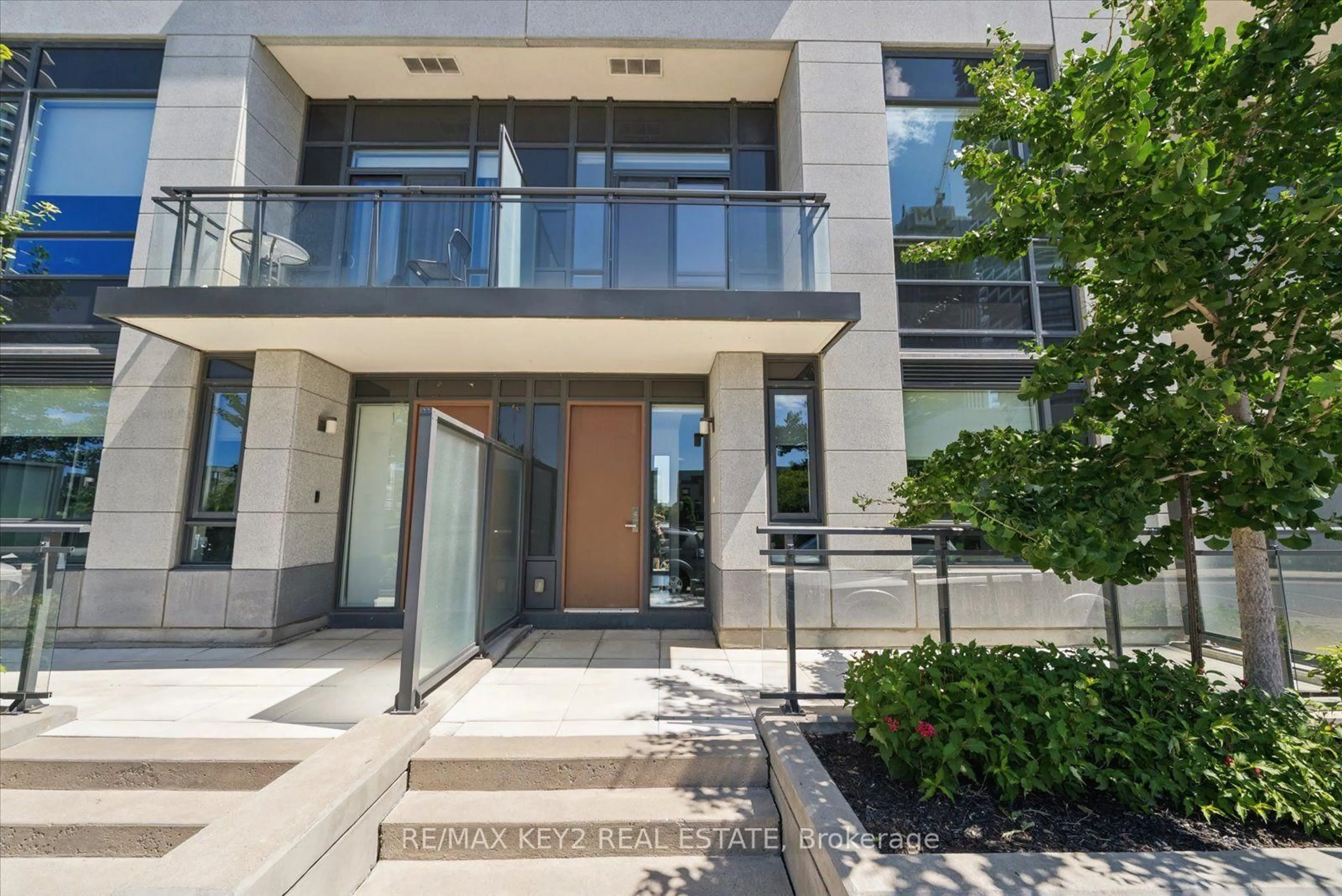 Unknown for 4011 Brickstone Mews #TH6, Mississauga Ontario L5B 0G3