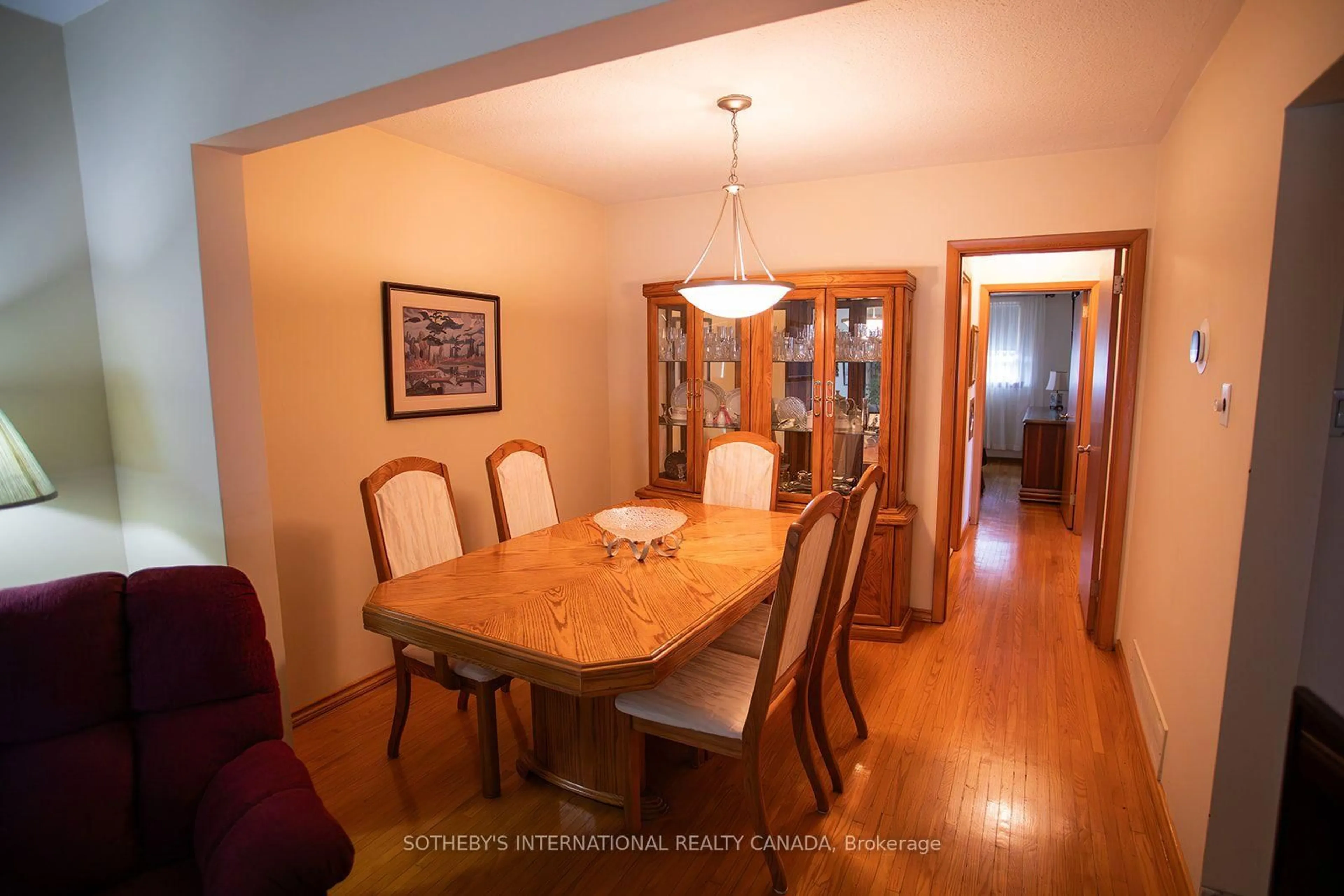 Dining room, wood/laminate floor for 12 Waterbury Dr, Toronto Ontario M9R 3X6