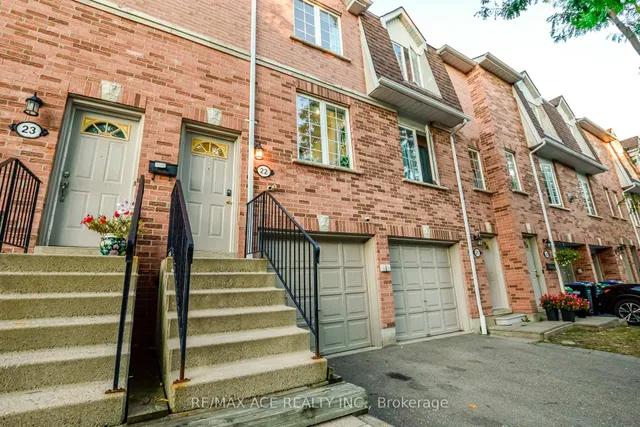 1525 South Parade Crt #22, Mississauga 3