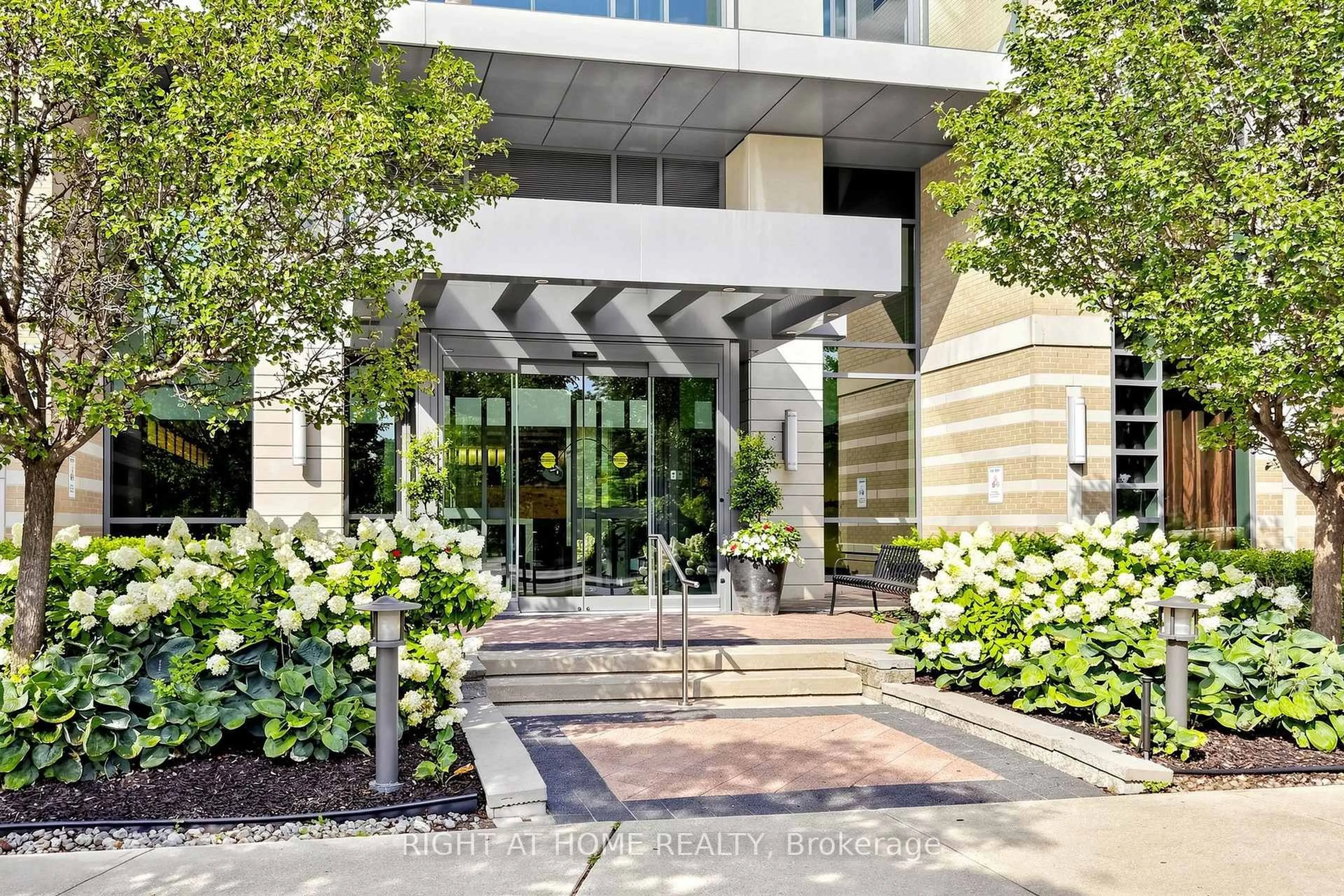 Unknown for 225 Sherway Gardens Rd #109, Toronto Ontario M9C 0A3