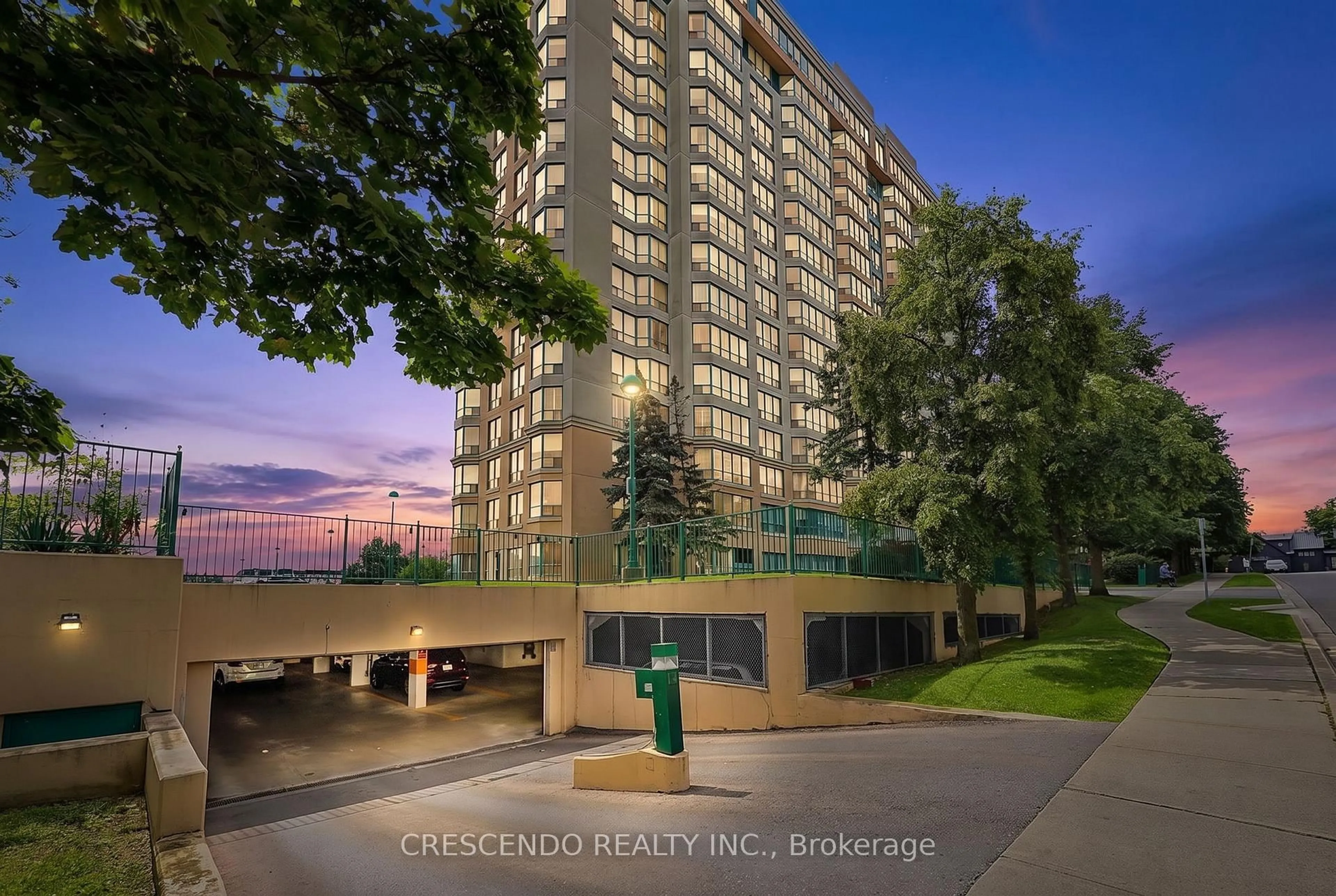 Unknown for 100 Millside Dr #201, Milton Ontario L9T 5E2