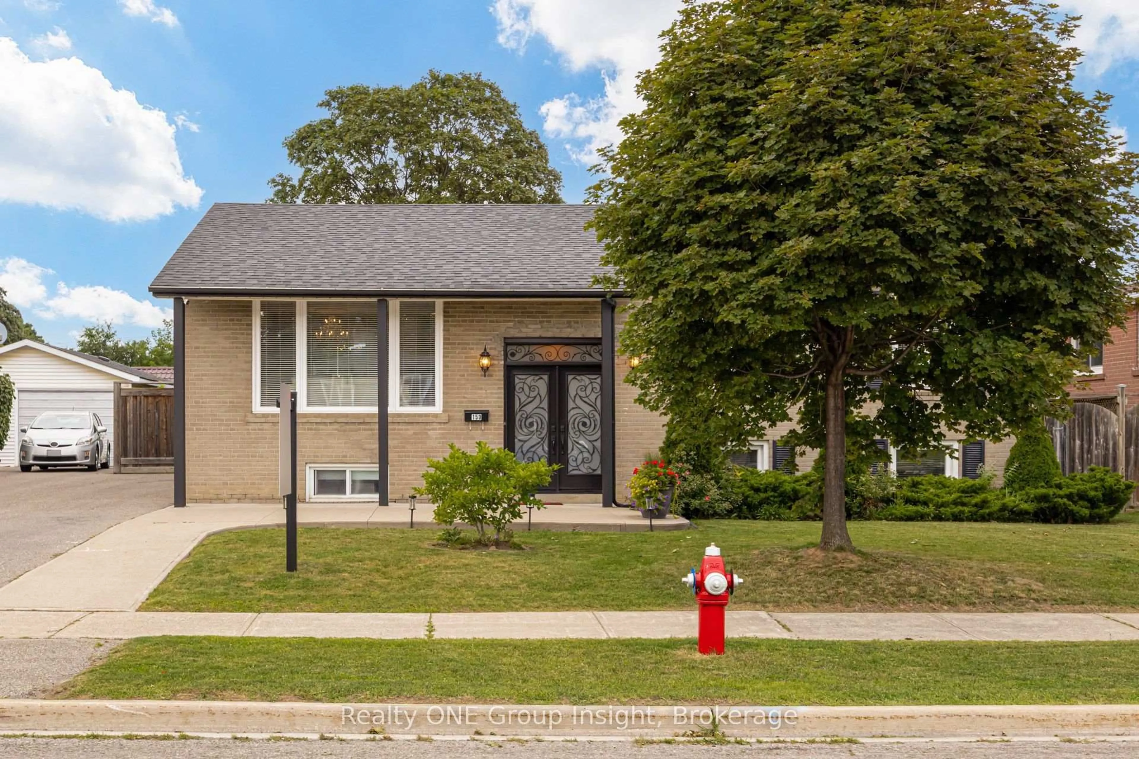 Home with brick exterior material, street for 150 Avondale Blvd, Brampton Ontario L6T 1H8