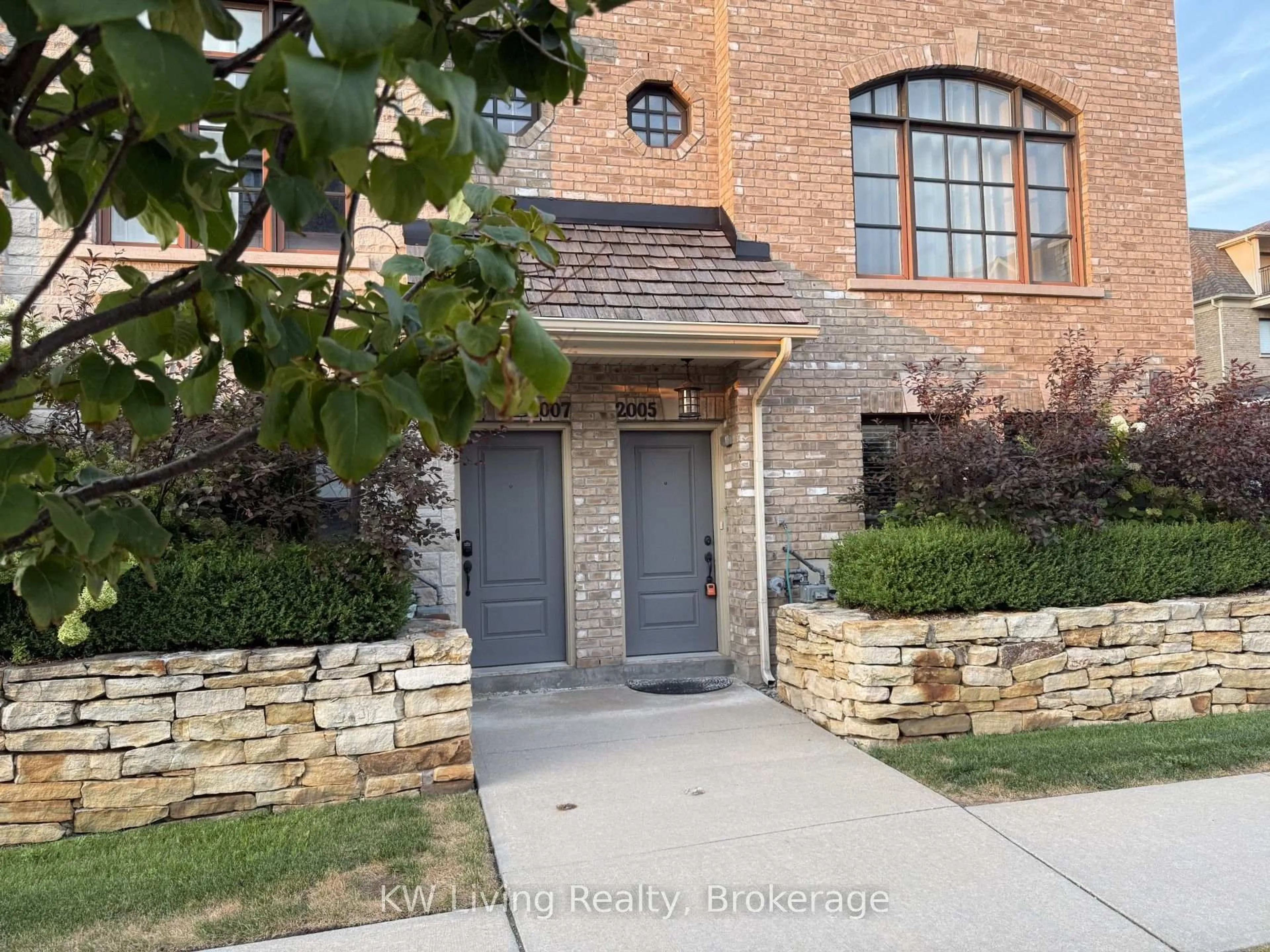 Unknown for 2005 Queensborough Gate #Lot 13, Mississauga Ontario L5M 0Y1