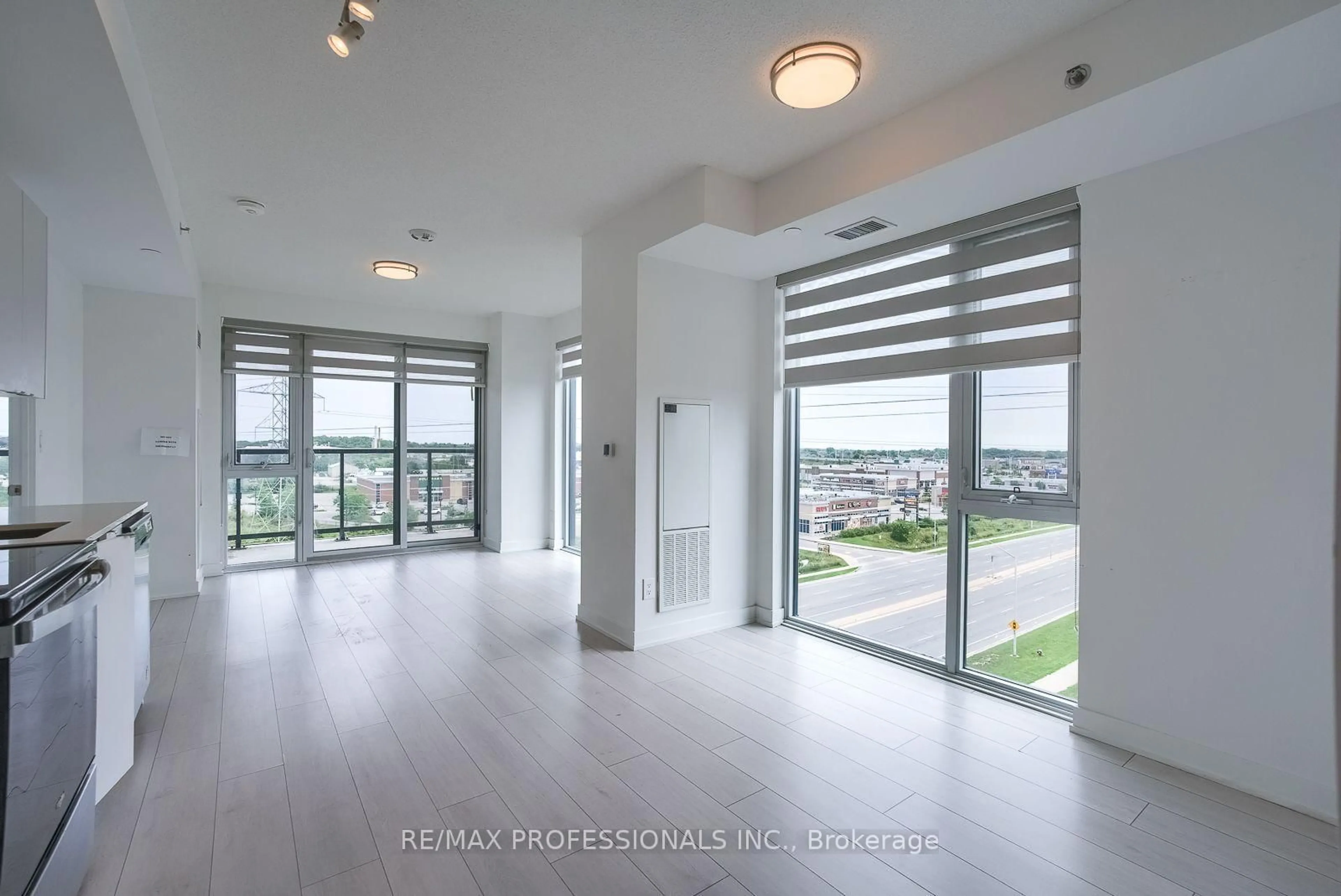 Indoor foyer for 3200 Dakota Common #B713, Burlington Ontario L7M 2A7