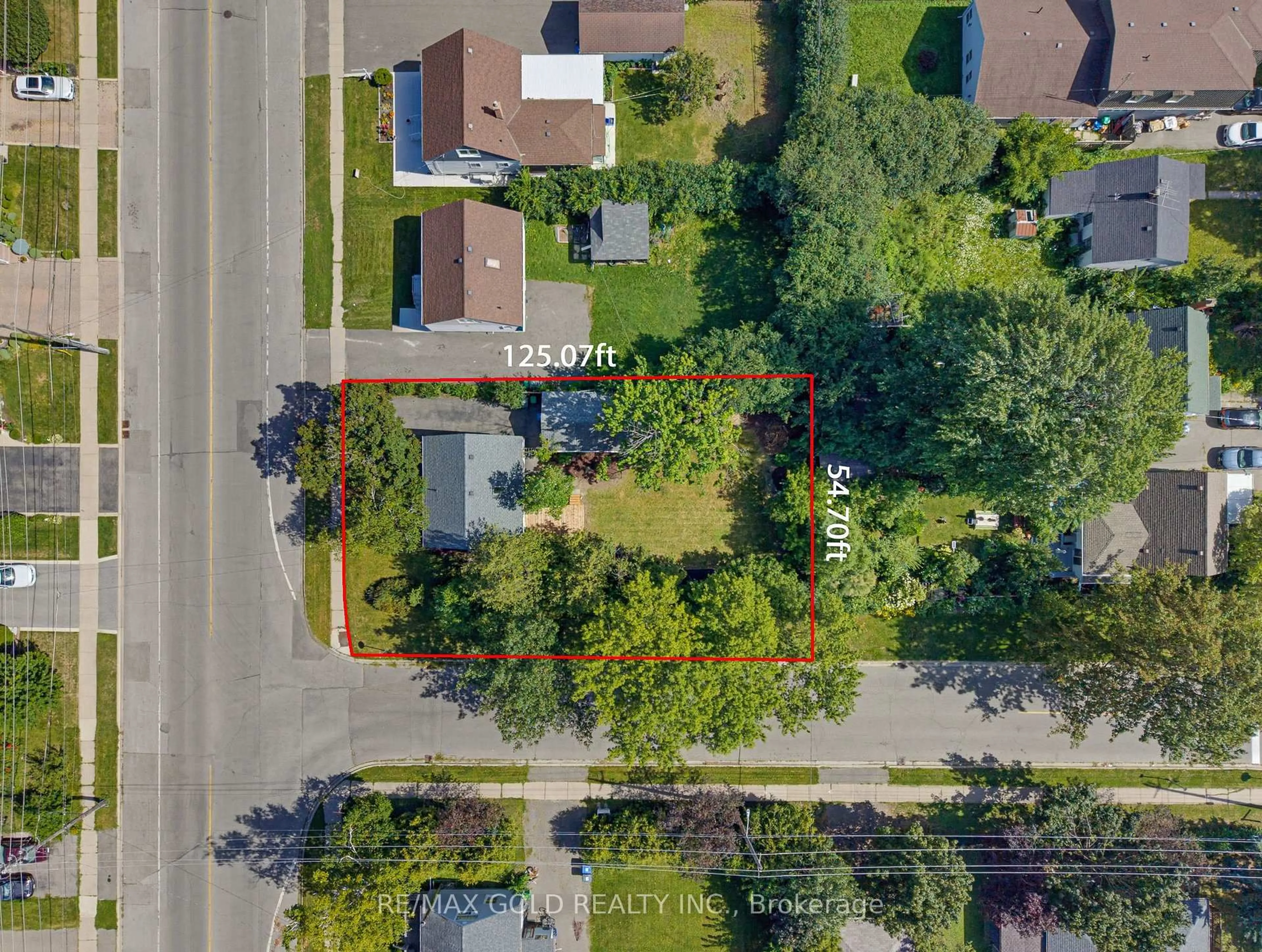 A pic from outside/outdoor area/front of a property/back of a property/a pic from drone, street for 23 Pleasantview Ave, Brampton Ontario L6X 1W5
