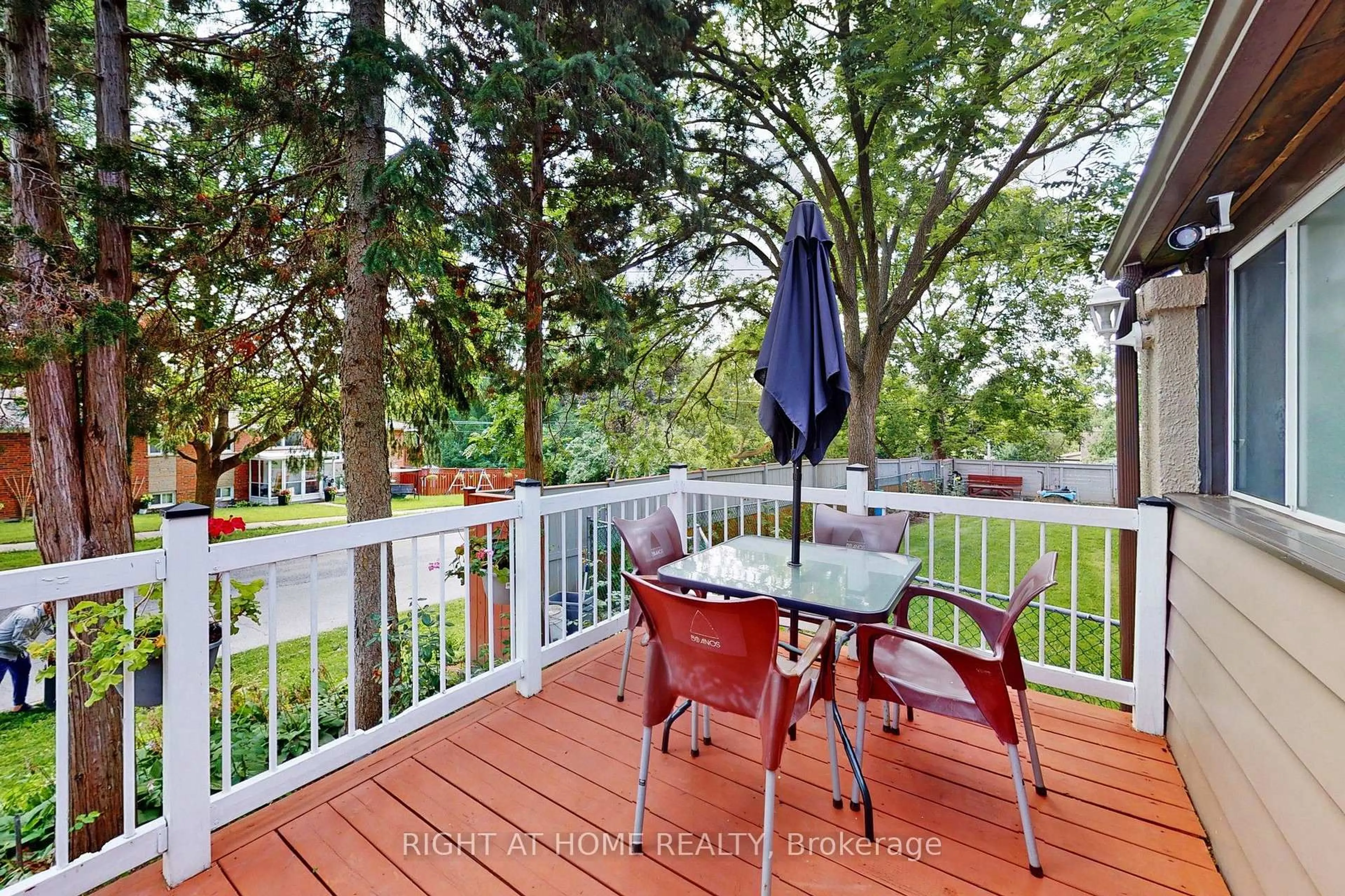 Patio, water/lake/river/ocean view for 1 Edgebrook Dr, Toronto Ontario M9V 1E1