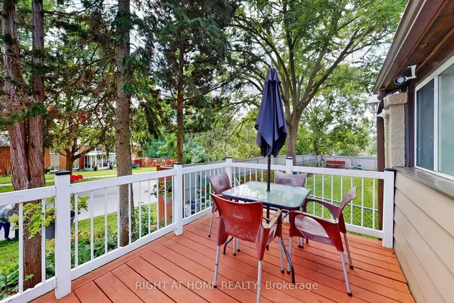 1 Edgebrook Dr, Toronto 4