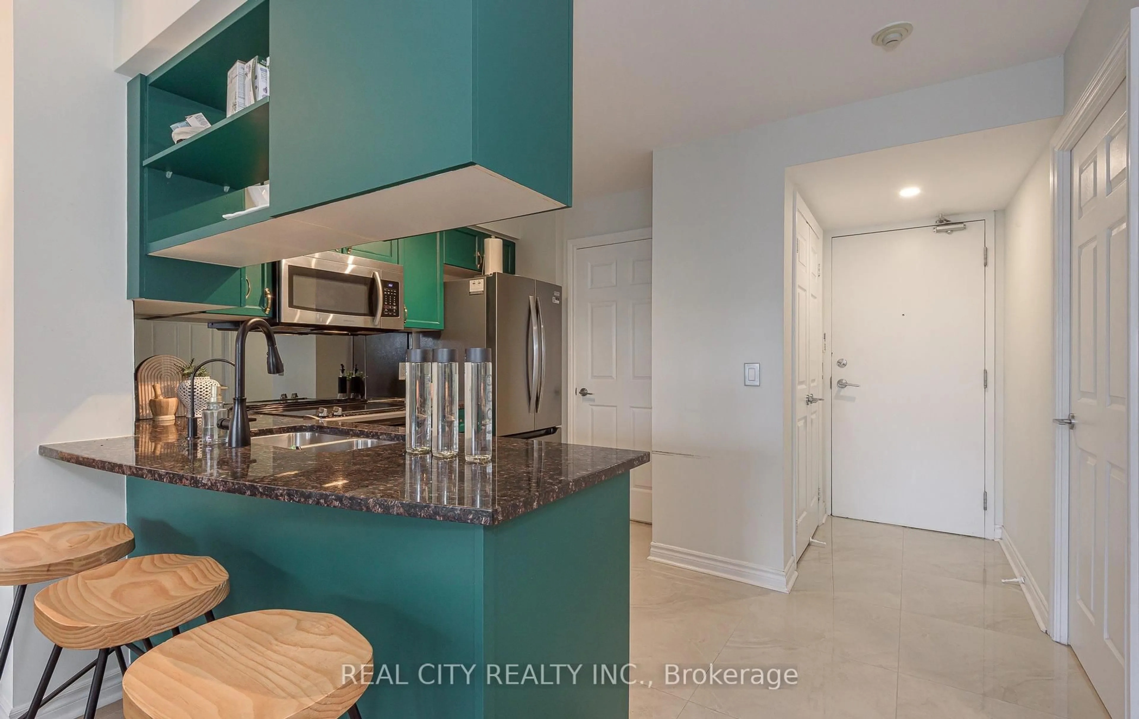 Open concept kitchen, ceramic/tile floor for 2325 Central Park Dr #704, Oakville Ontario L6H 0E2
