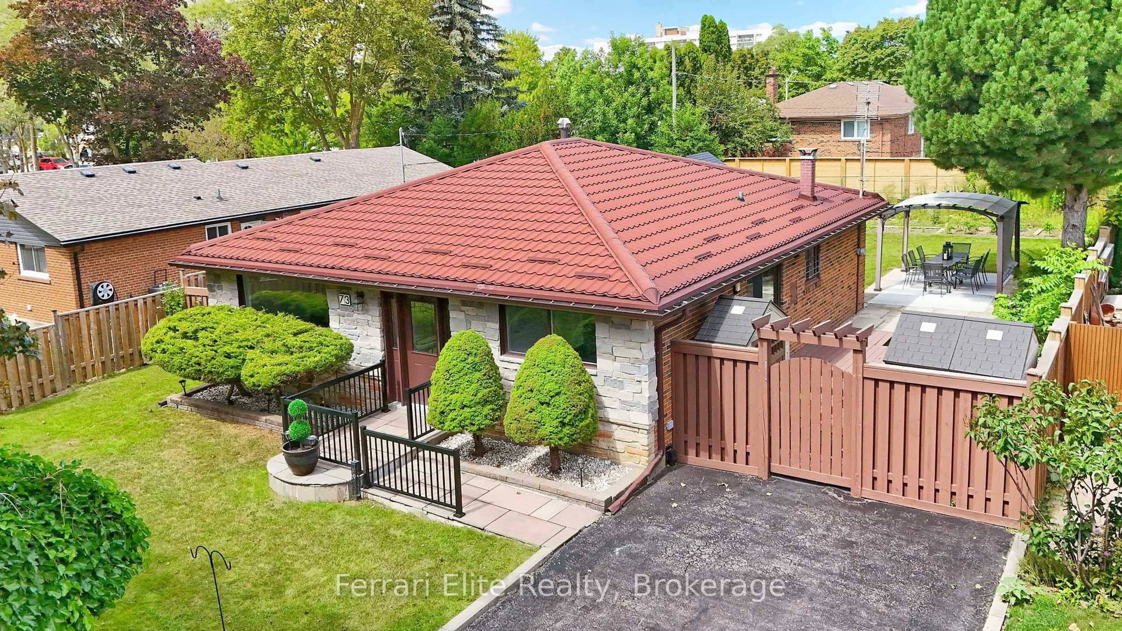A pic from outside/outdoor area/front of a property/back of a property/a pic from drone, street for 73 Farley Cres, Toronto Ontario M9R 2A5