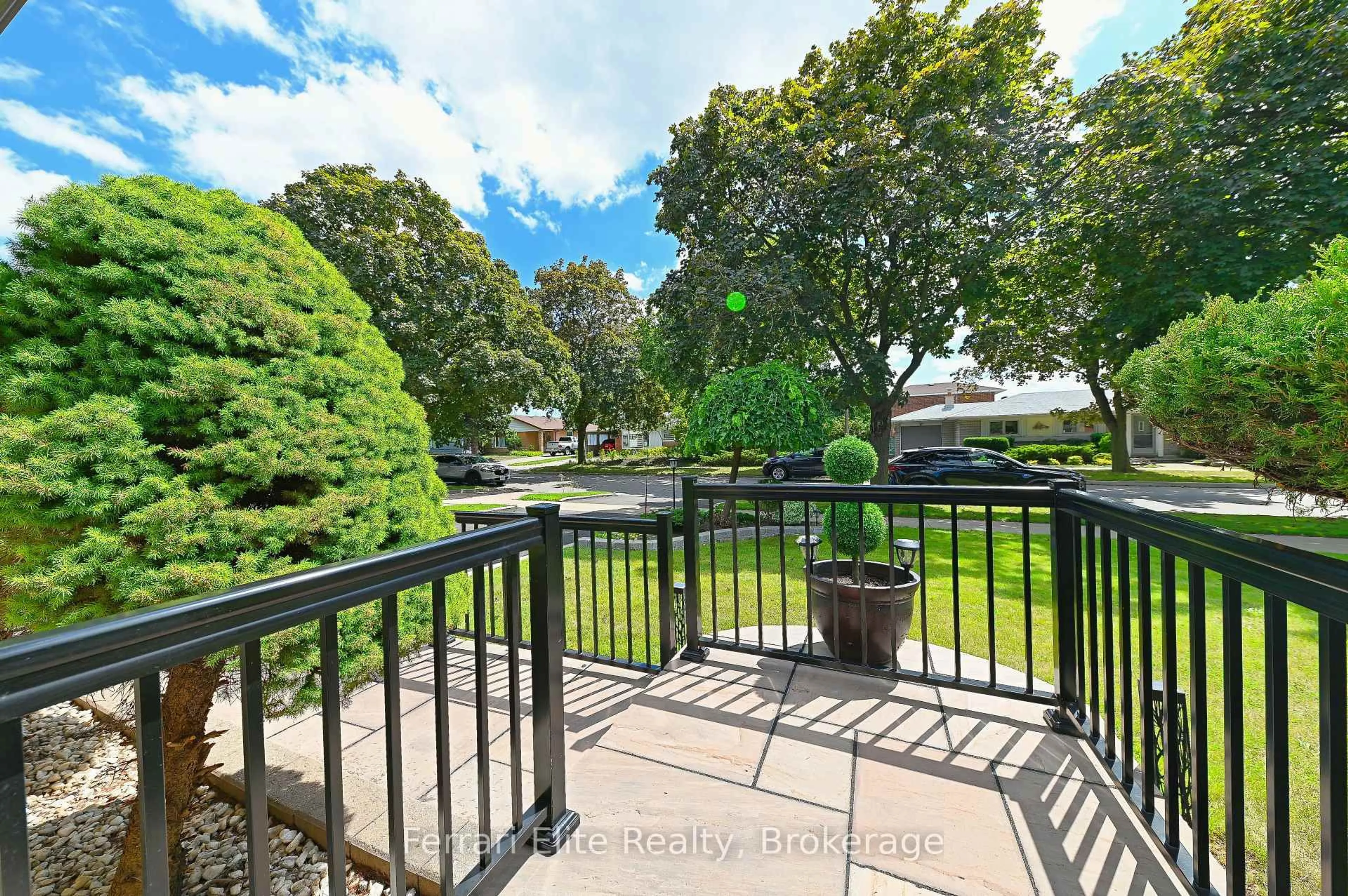 A pic from outside/outdoor area/front of a property/back of a property/a pic from drone, water/lake/river/ocean view for 73 Farley Cres, Toronto Ontario M9R 2A5