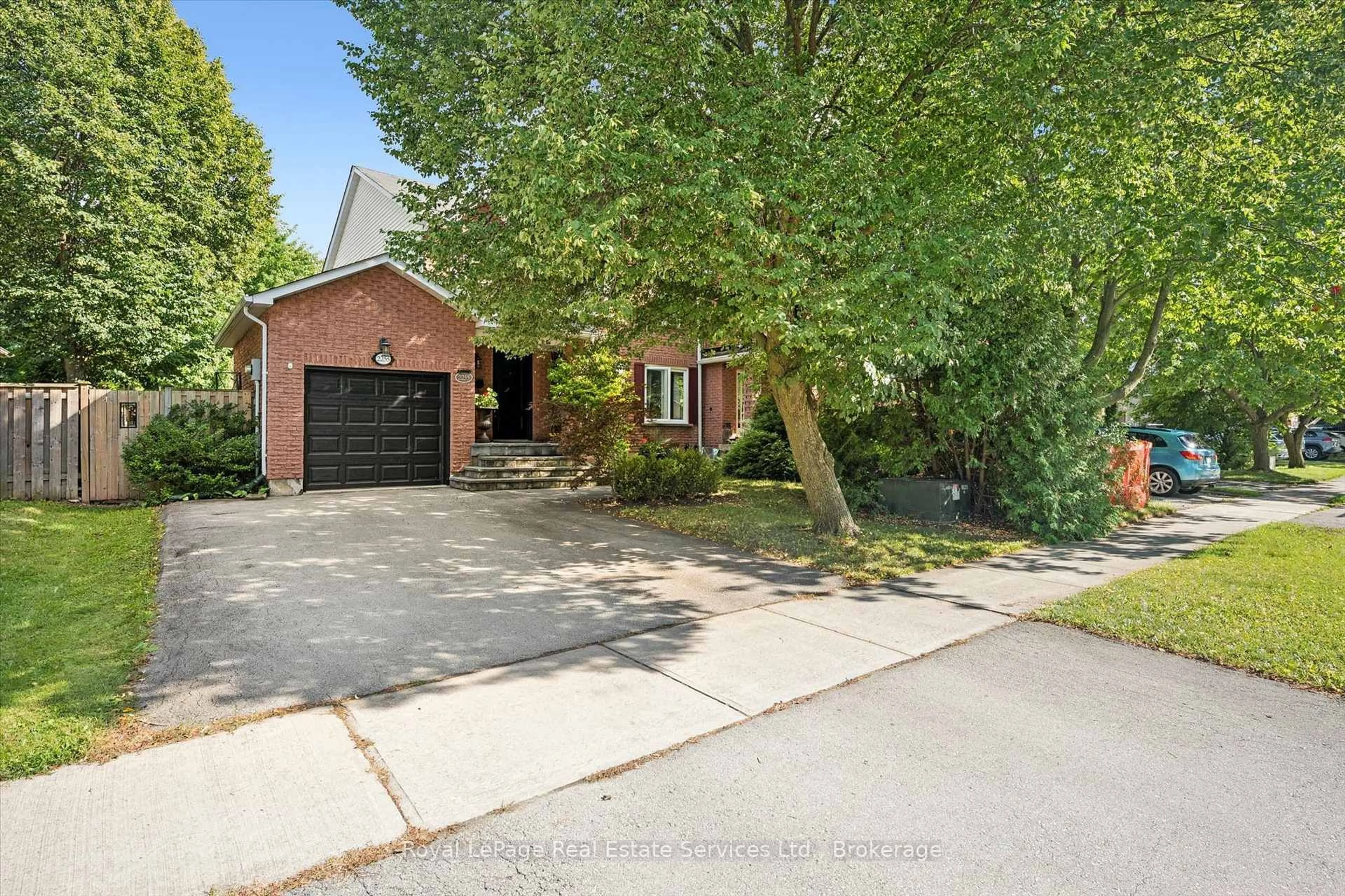 Home with brick exterior material, street for 2255 MacLennan Dr, Oakville Ontario L6H 5K4