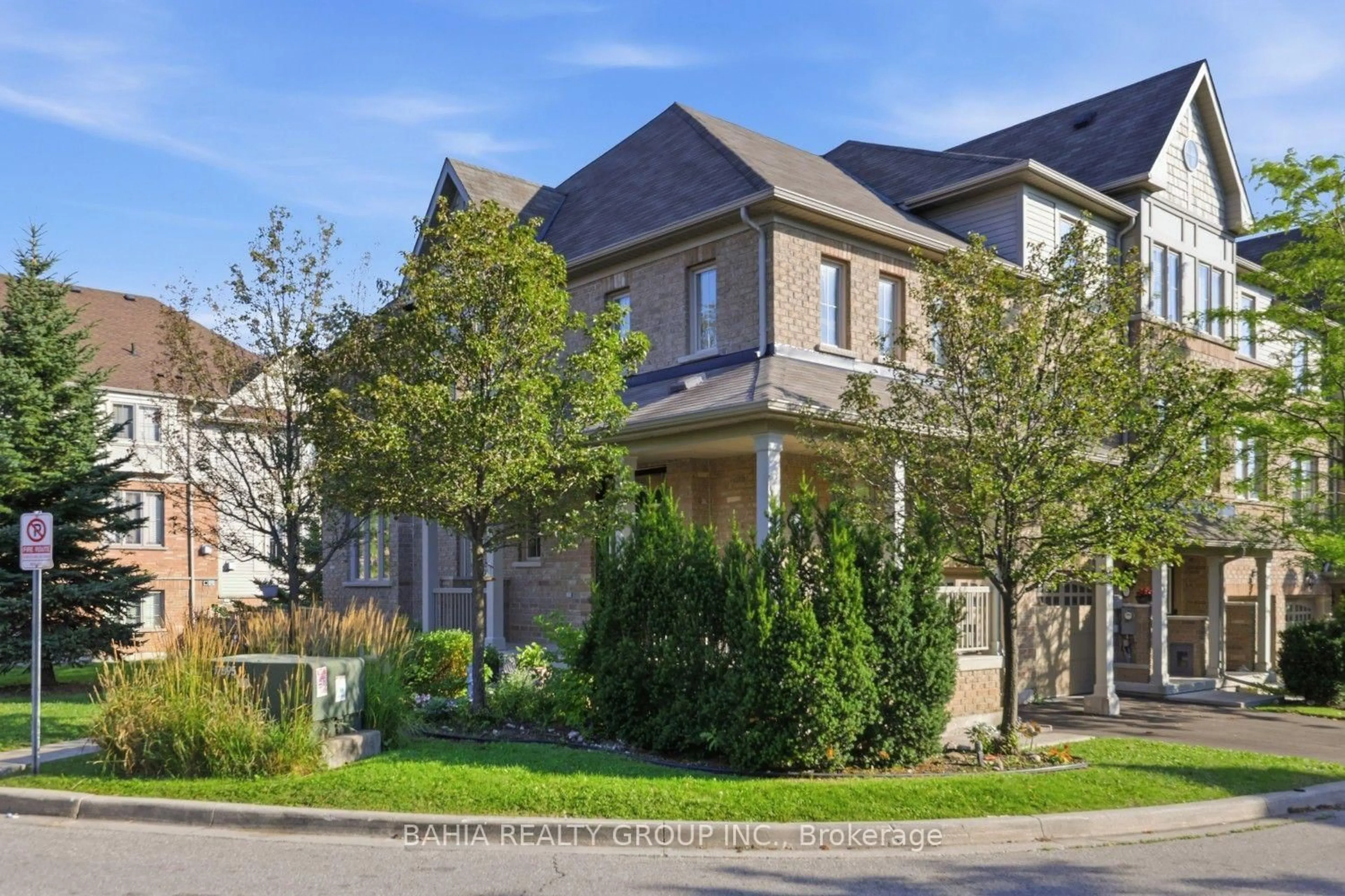 Home with brick exterior material, street for 55 CEDAR LAKE Cres, Brampton Ontario L6Y 0P9