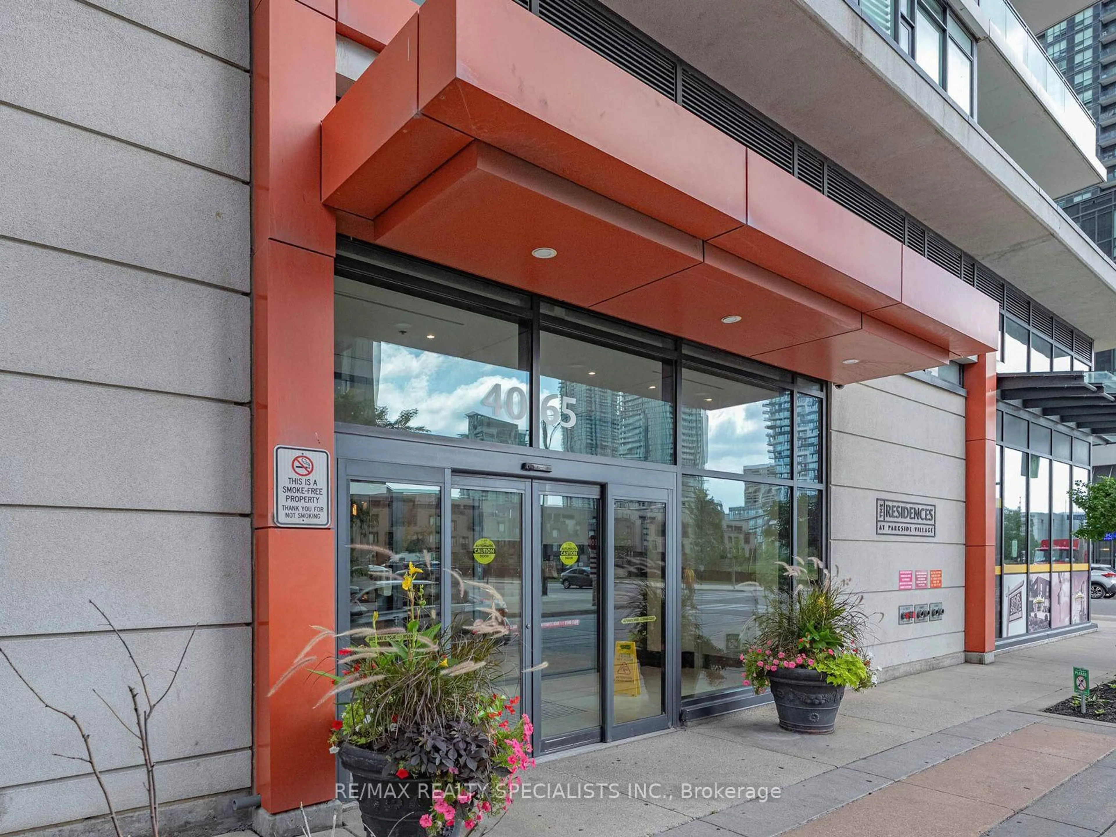 Indoor foyer for 4065 Brickstone Mews #1401, Mississauga Ontario L5B 0G3
