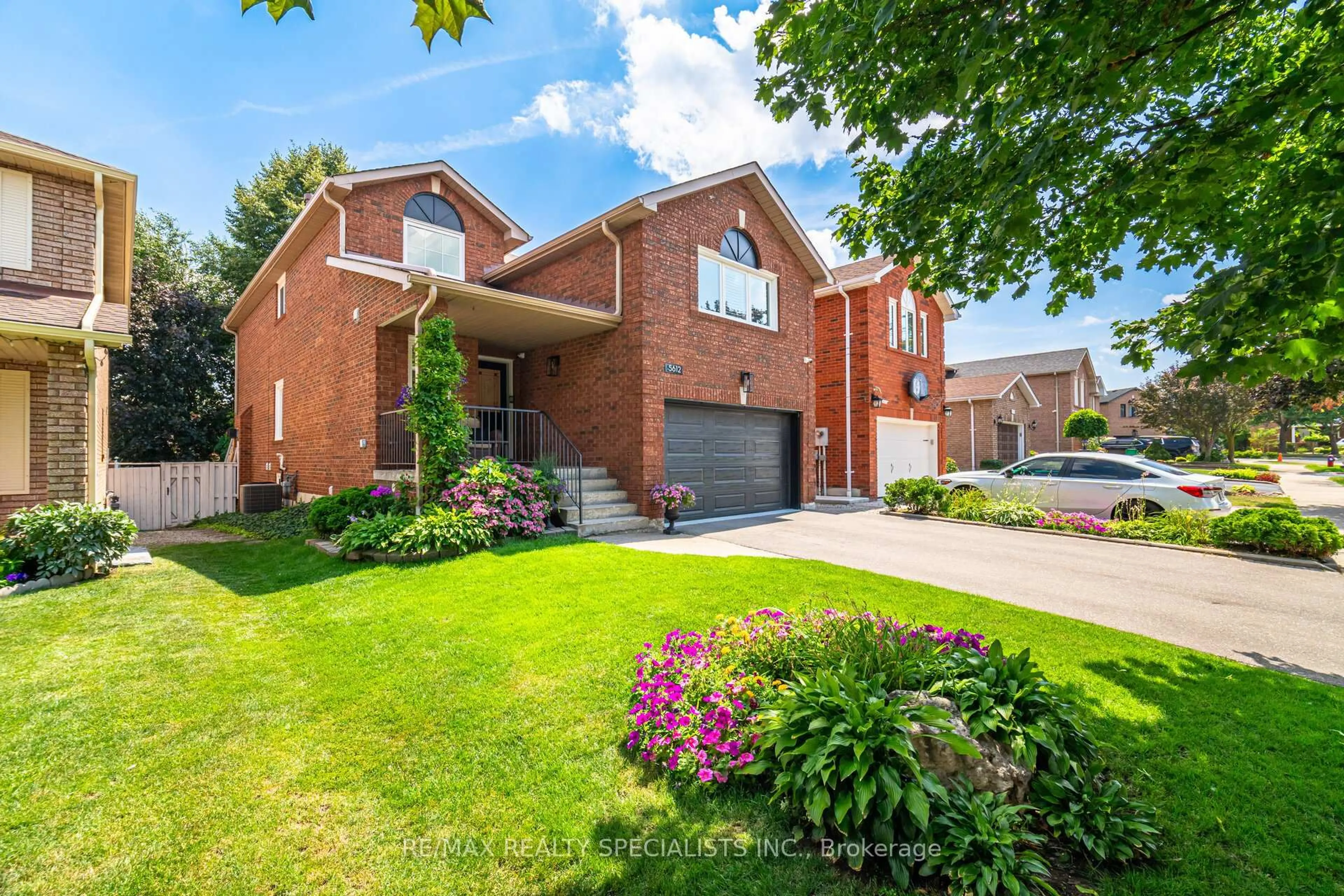 Home with brick exterior material, street for 5612 Shillington Dr, Mississauga Ontario L5R 3N4