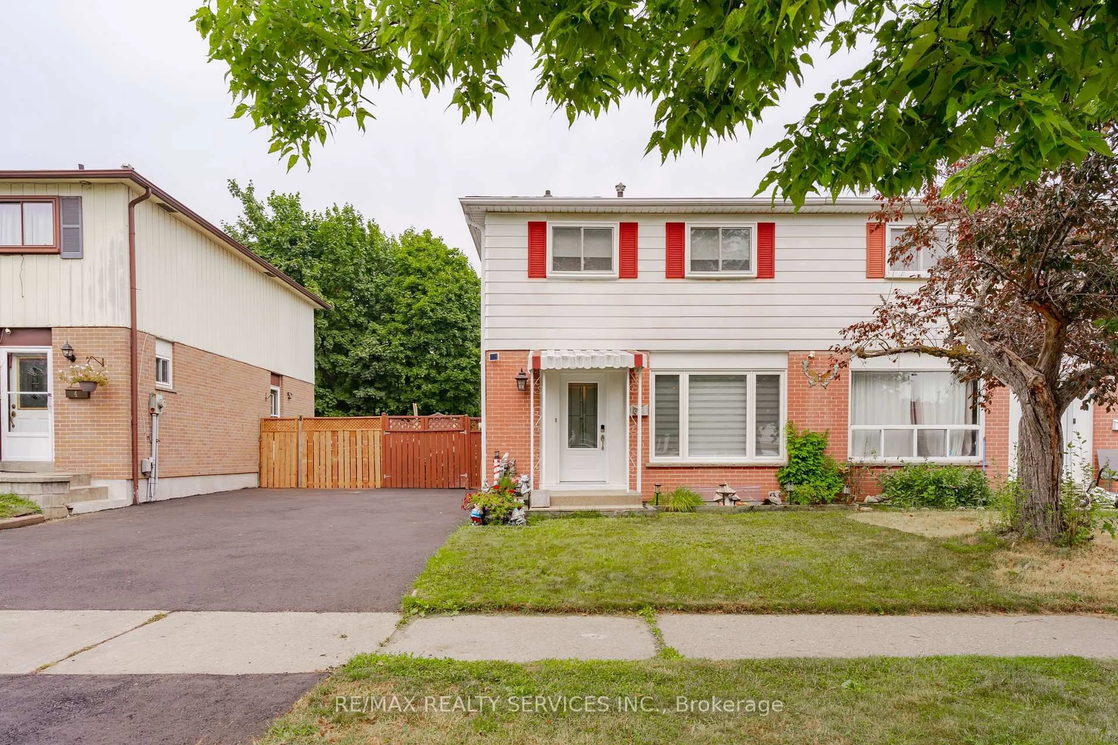 Home with vinyl exterior material, street for 6 Lauderdale Rd, Brampton Ontario L6V 2B7