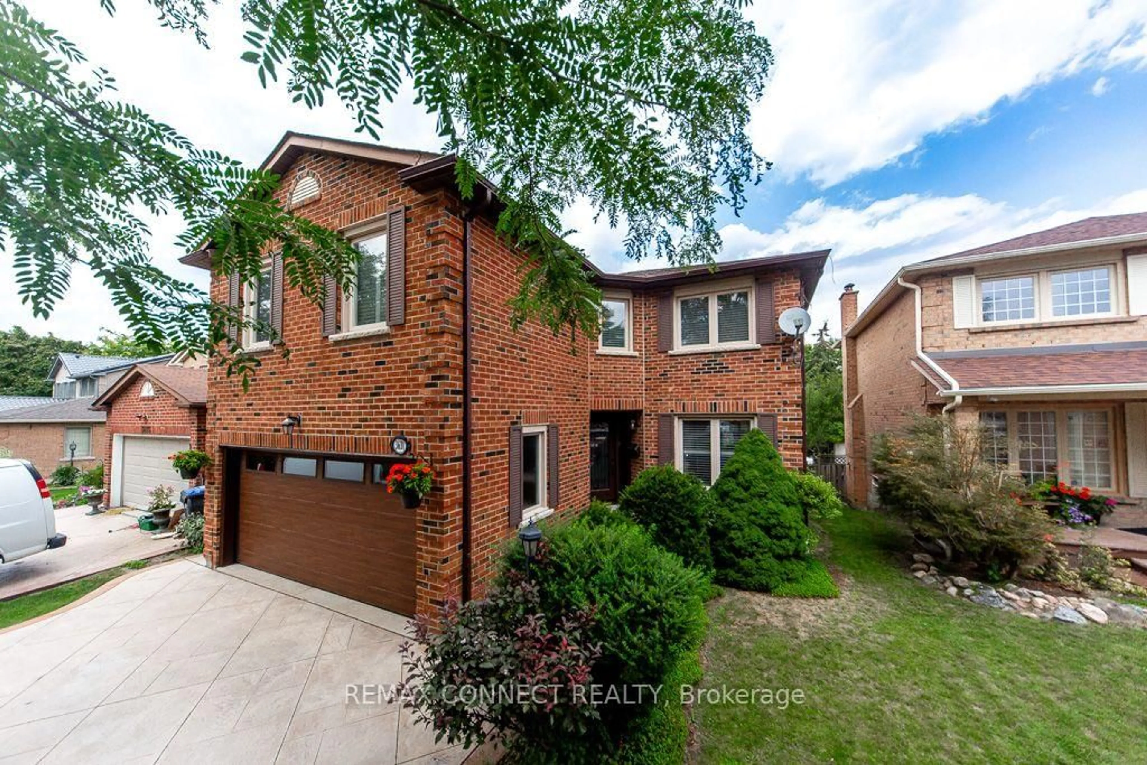 Home with brick exterior material, street for 3631 Kelso Cres, Mississauga Ontario L5L 4R9