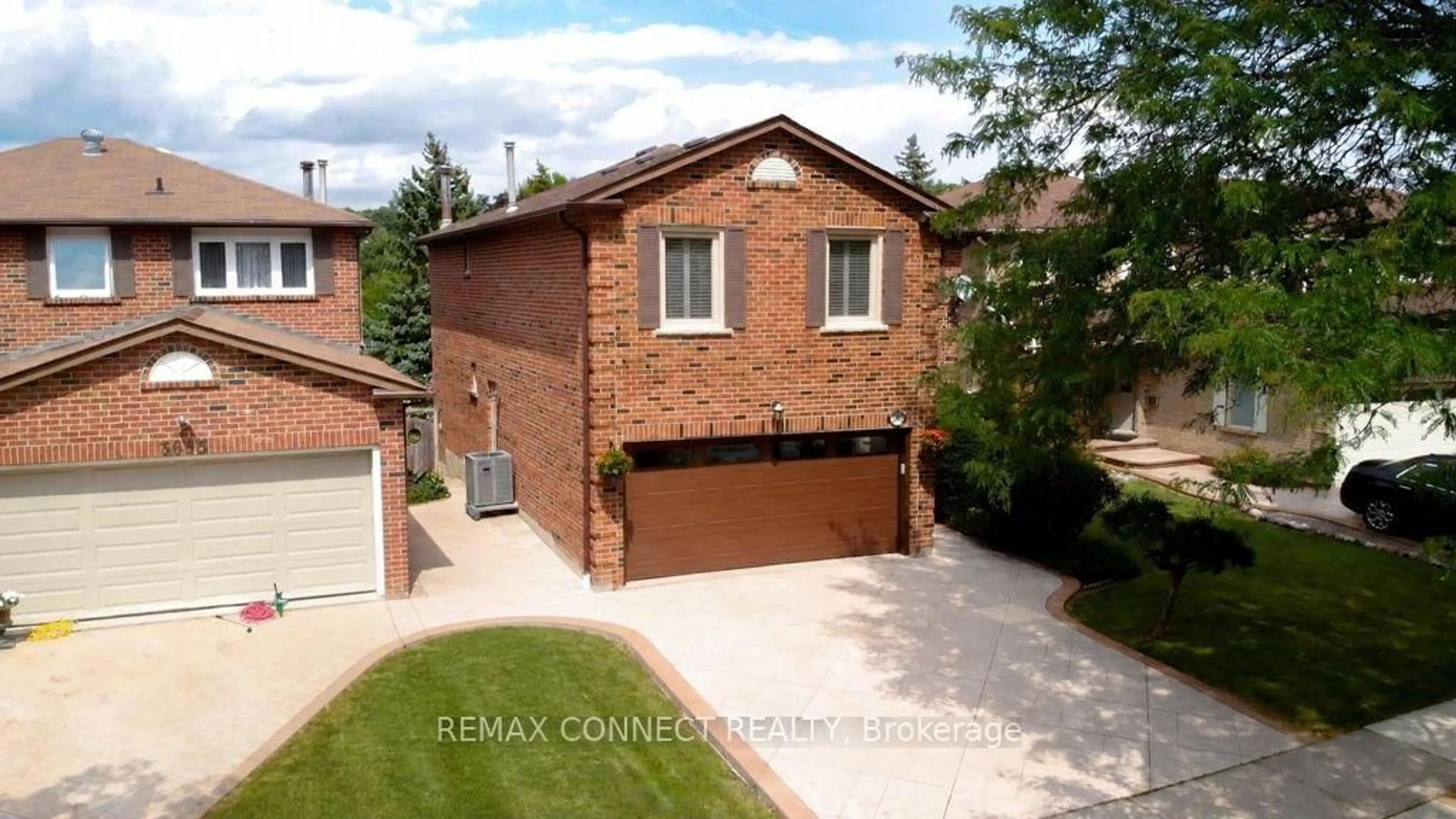 Home with brick exterior material, street for 3631 Kelso Cres, Mississauga Ontario L5L 4R9
