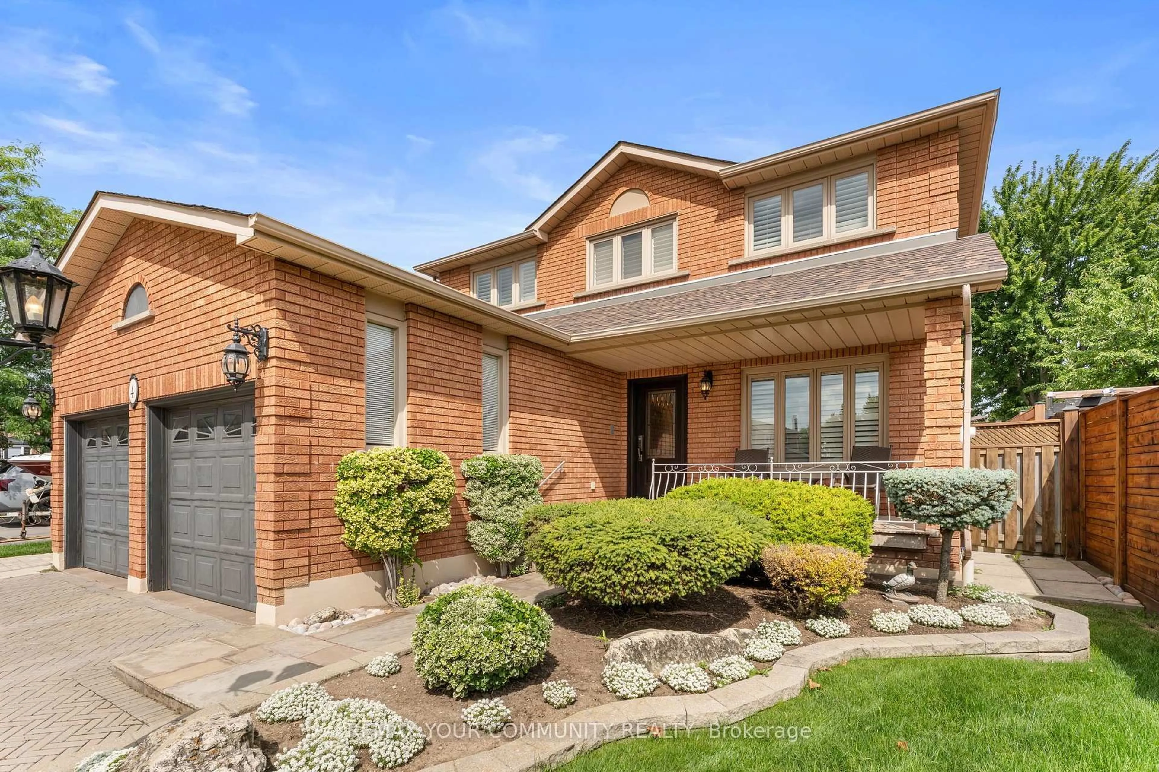 Home with brick exterior material, street for 4 Tomel Crt, Caledon Ontario L7E 1B2