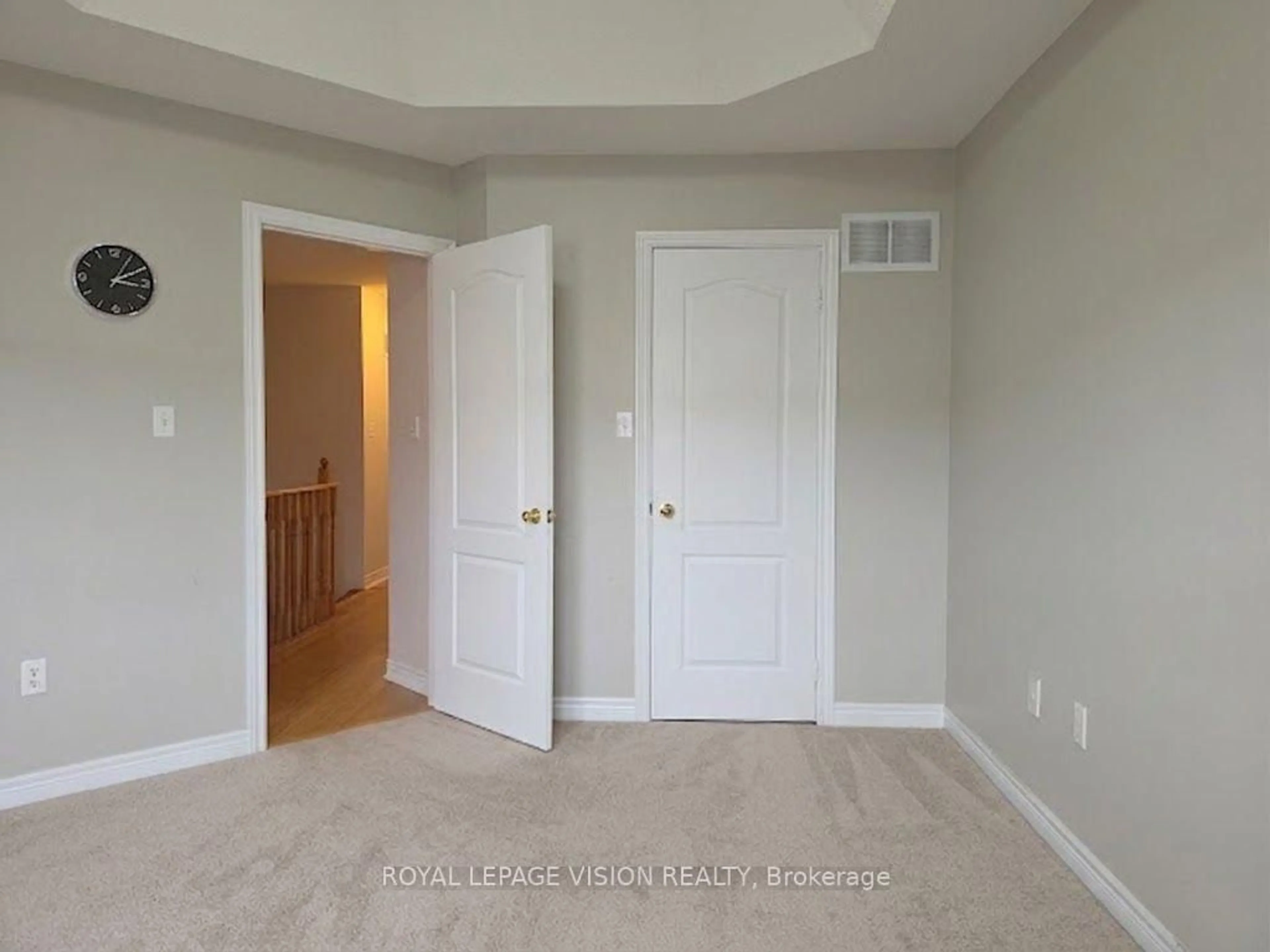 A pic of a room for 5559 Bonnie St, Mississauga Ontario L5M 0N7