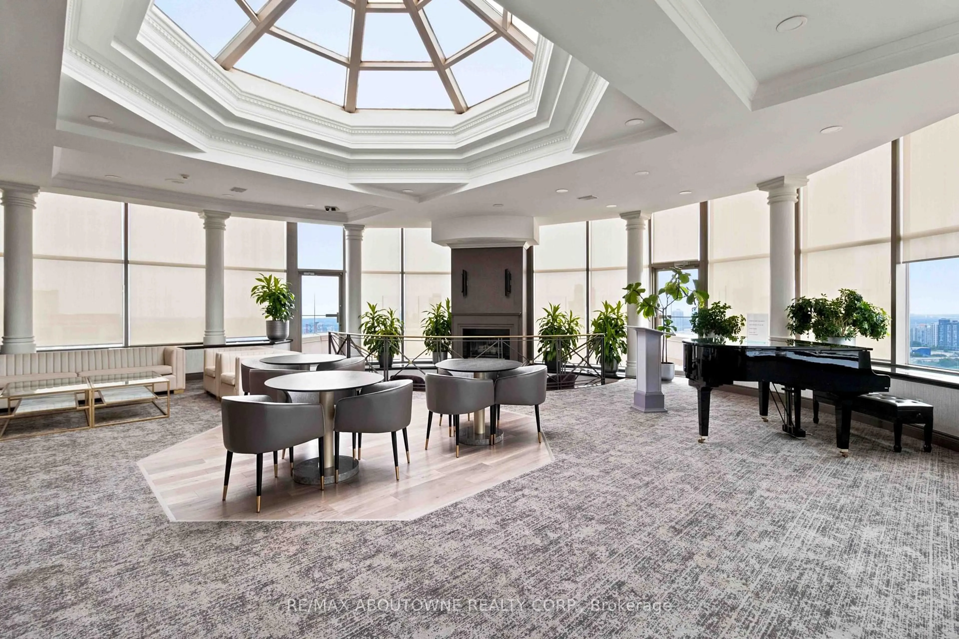 Indoor foyer for 45 Kingsbridge Garden Circ #901, Mississauga Ontario L5R 3K4