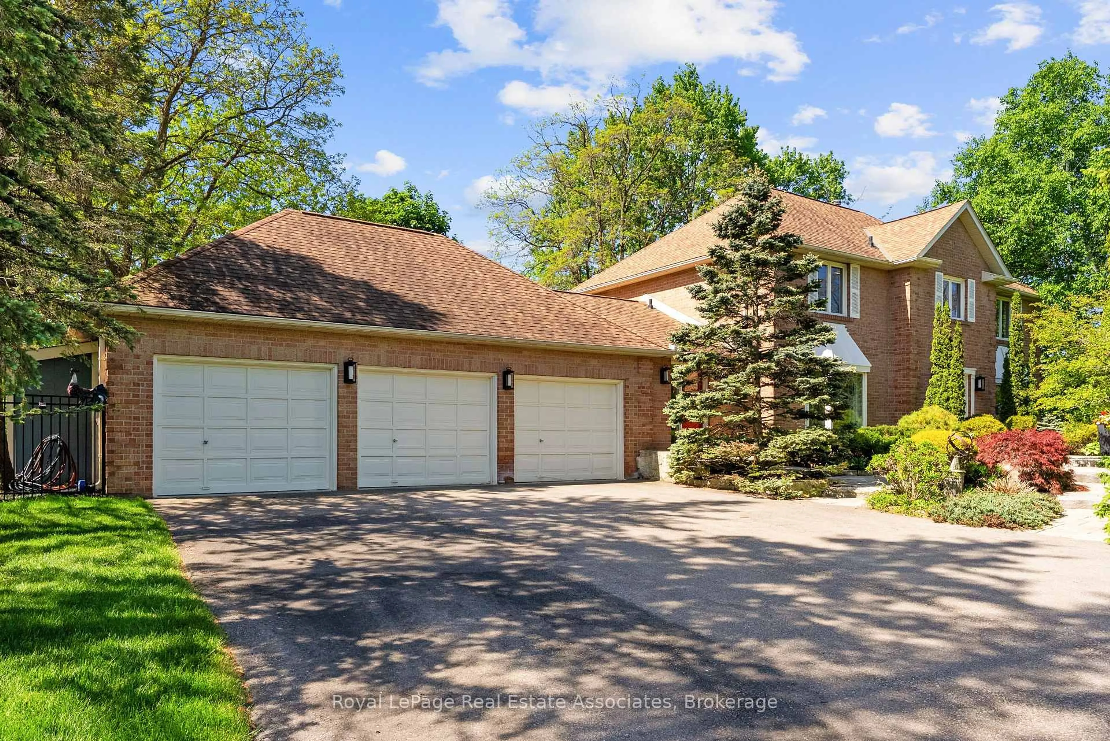 Home with brick exterior material, street for 4 Wolf Cres, Caledon Ontario L7E 0A7