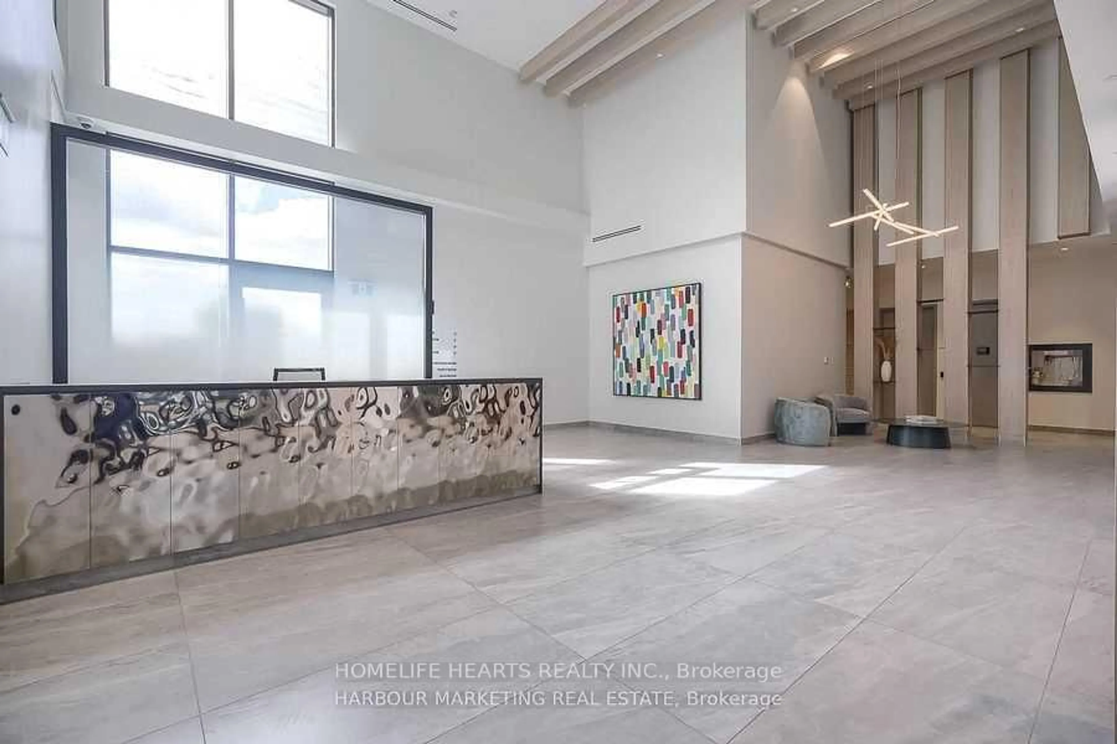 Lobby for 86 Dundas St #421, Mississauga Ontario L5A 1W4