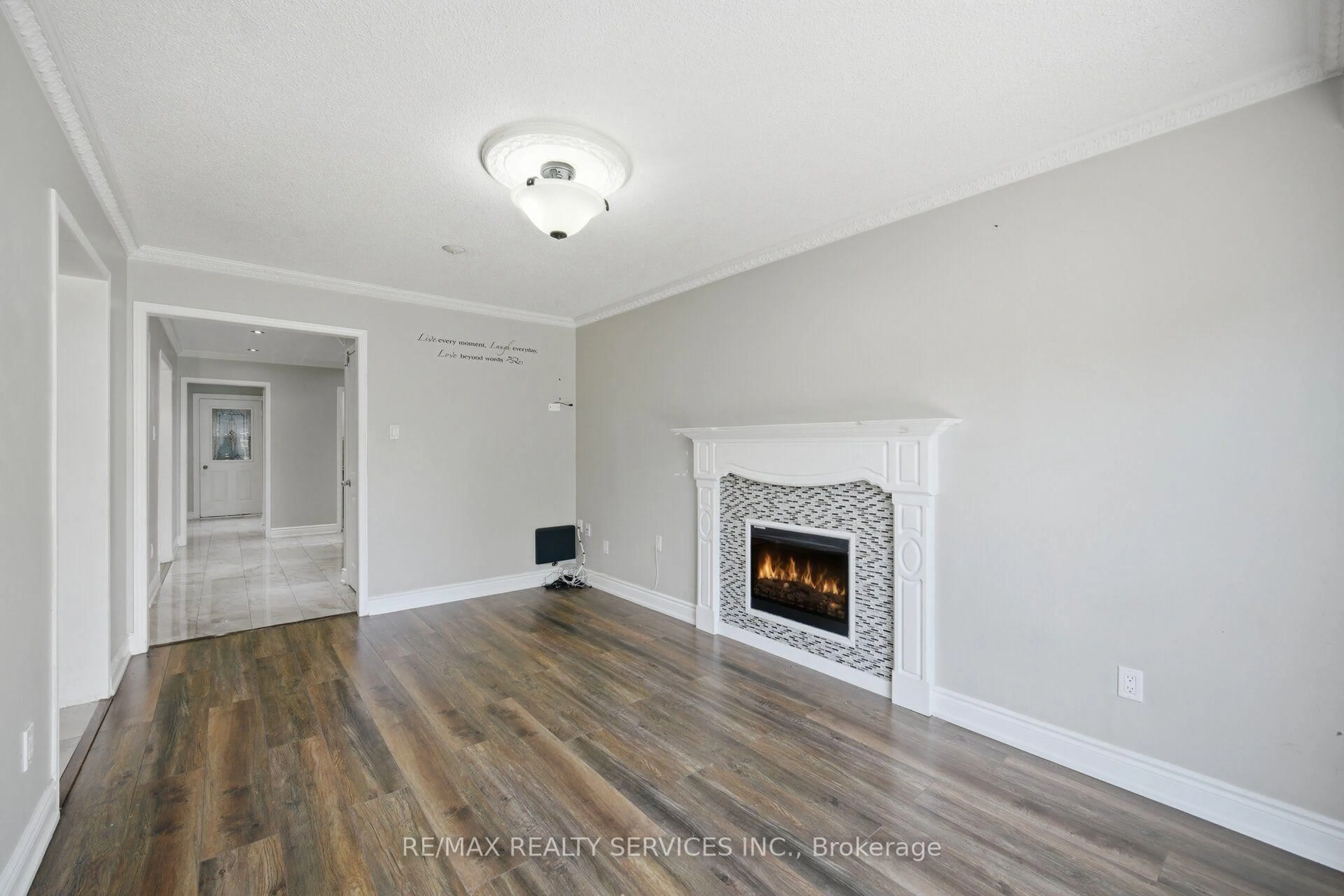 A pic of a room for 92 Tulip Dr, Brampton Ontario L6Y 3X6