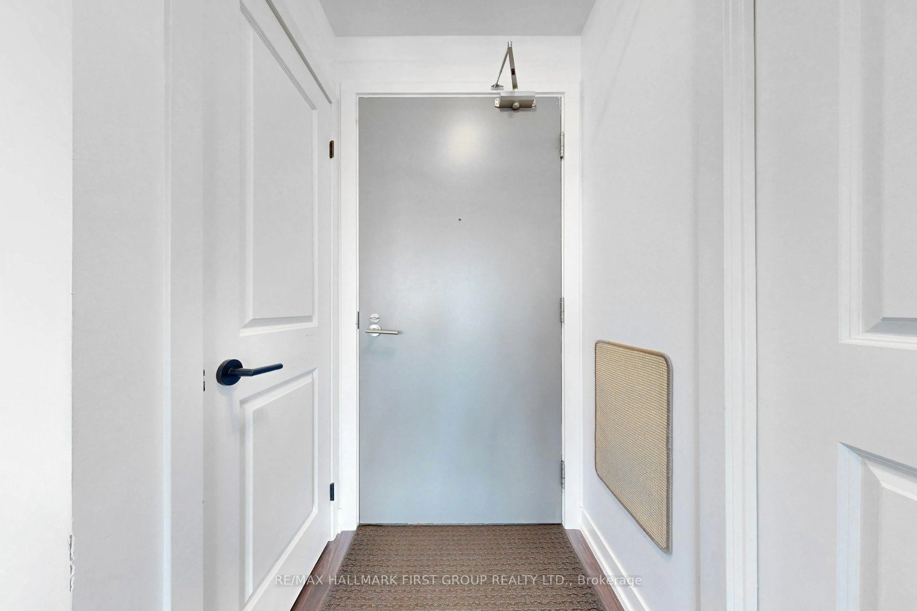 Indoor entryway for 8 Fieldway Rd #505, Toronto Ontario M8Z 3L1