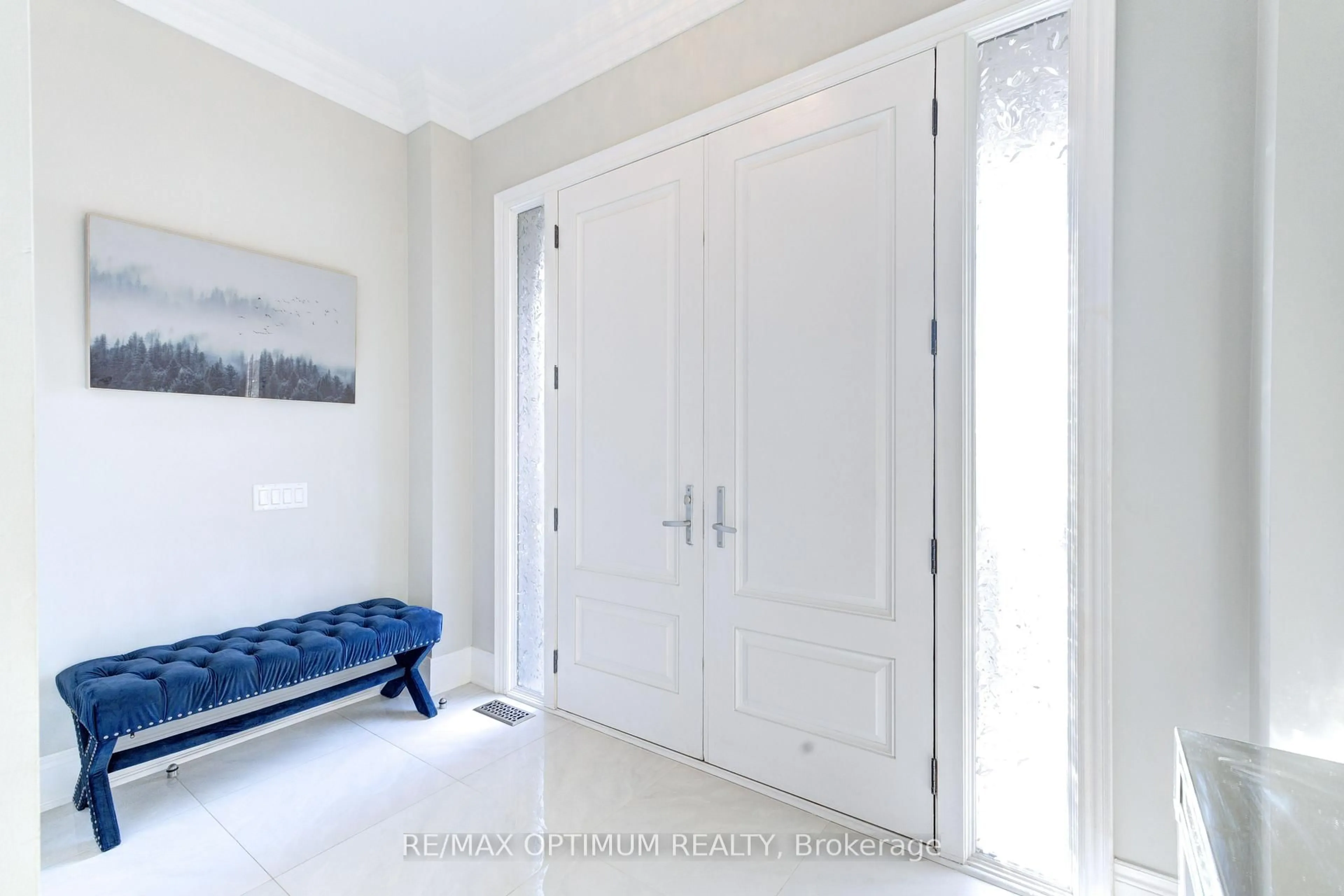 Indoor entryway for 8 Lyle Way, Brampton Ontario L6X 5P8