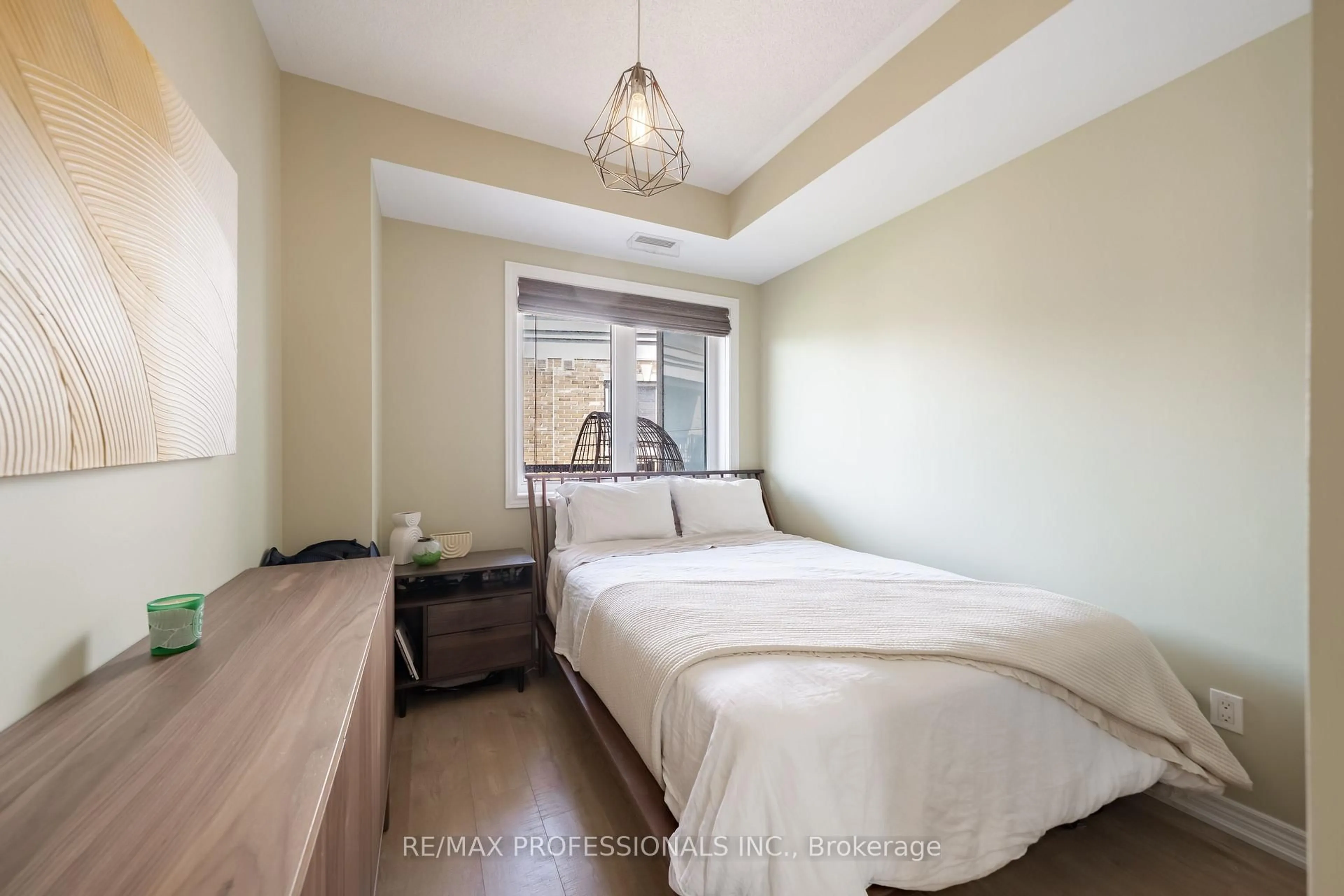 Bedroom with bed, unknown for 73 Washington Ave #405, Oakville Ontario L6K 1W5