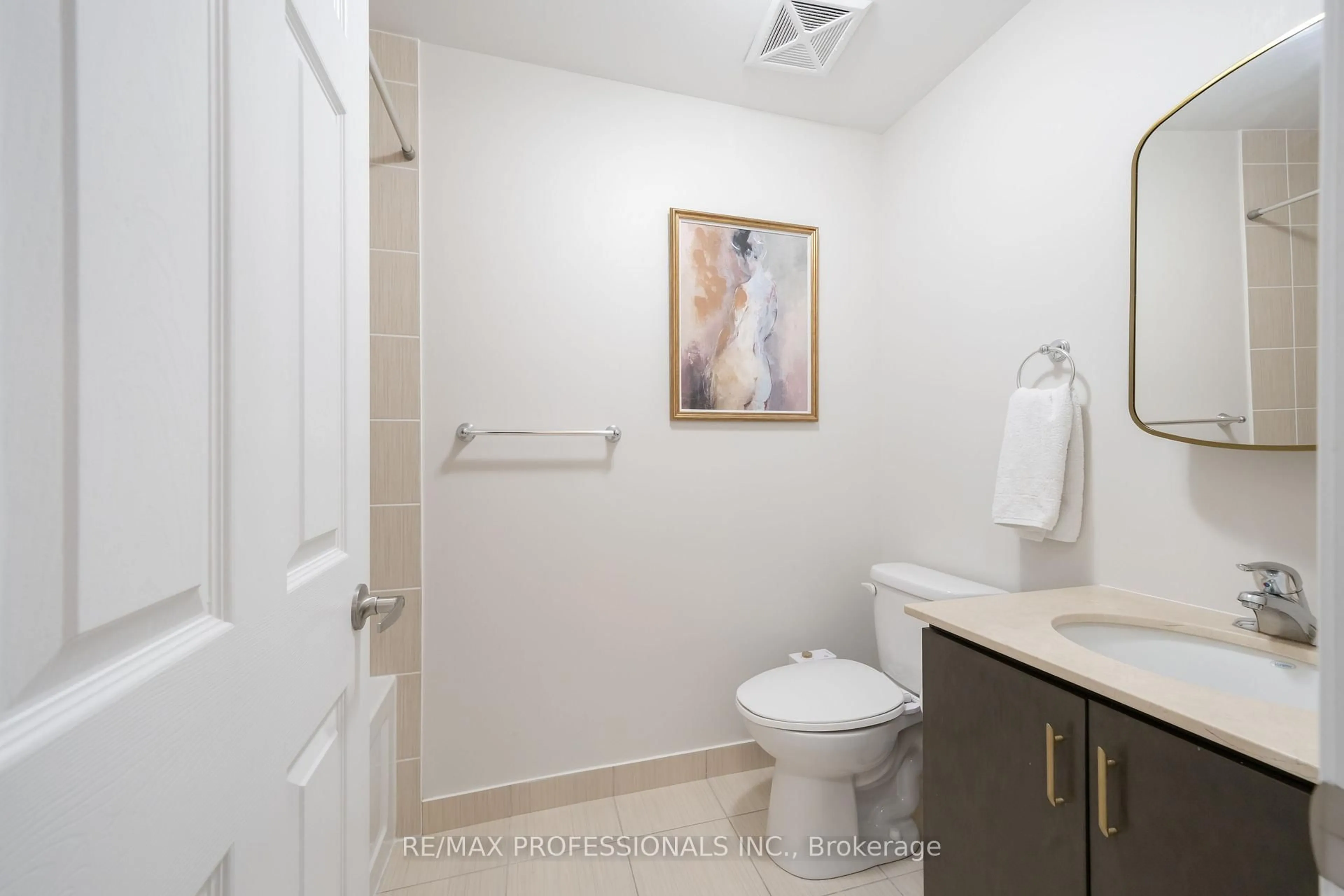 Standard bathroom, unknown for 73 Washington Ave #405, Oakville Ontario L6K 1W5