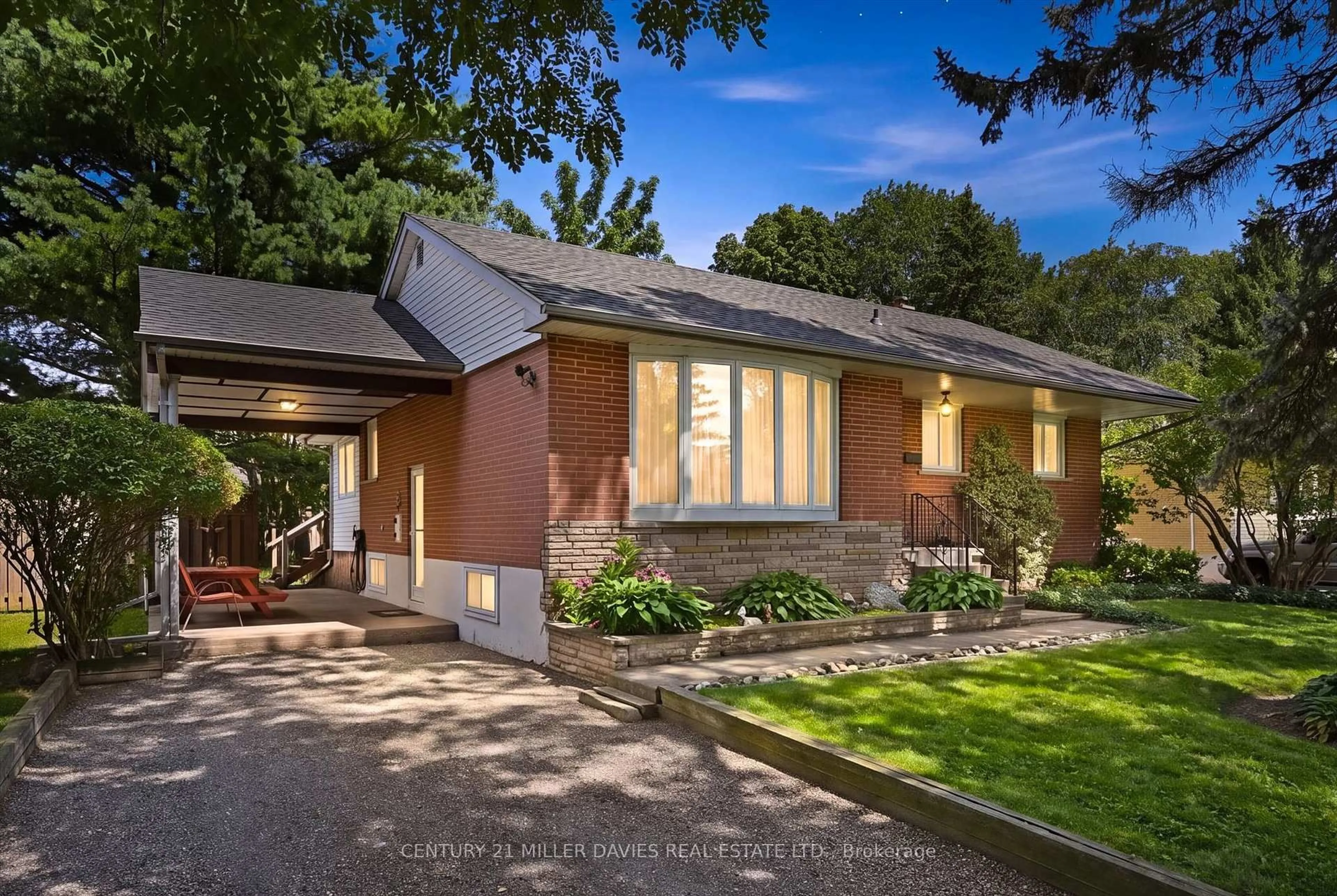 Home with brick exterior material, street for 237 Mohawk Rd, Oakville Ontario L6L 2Z1