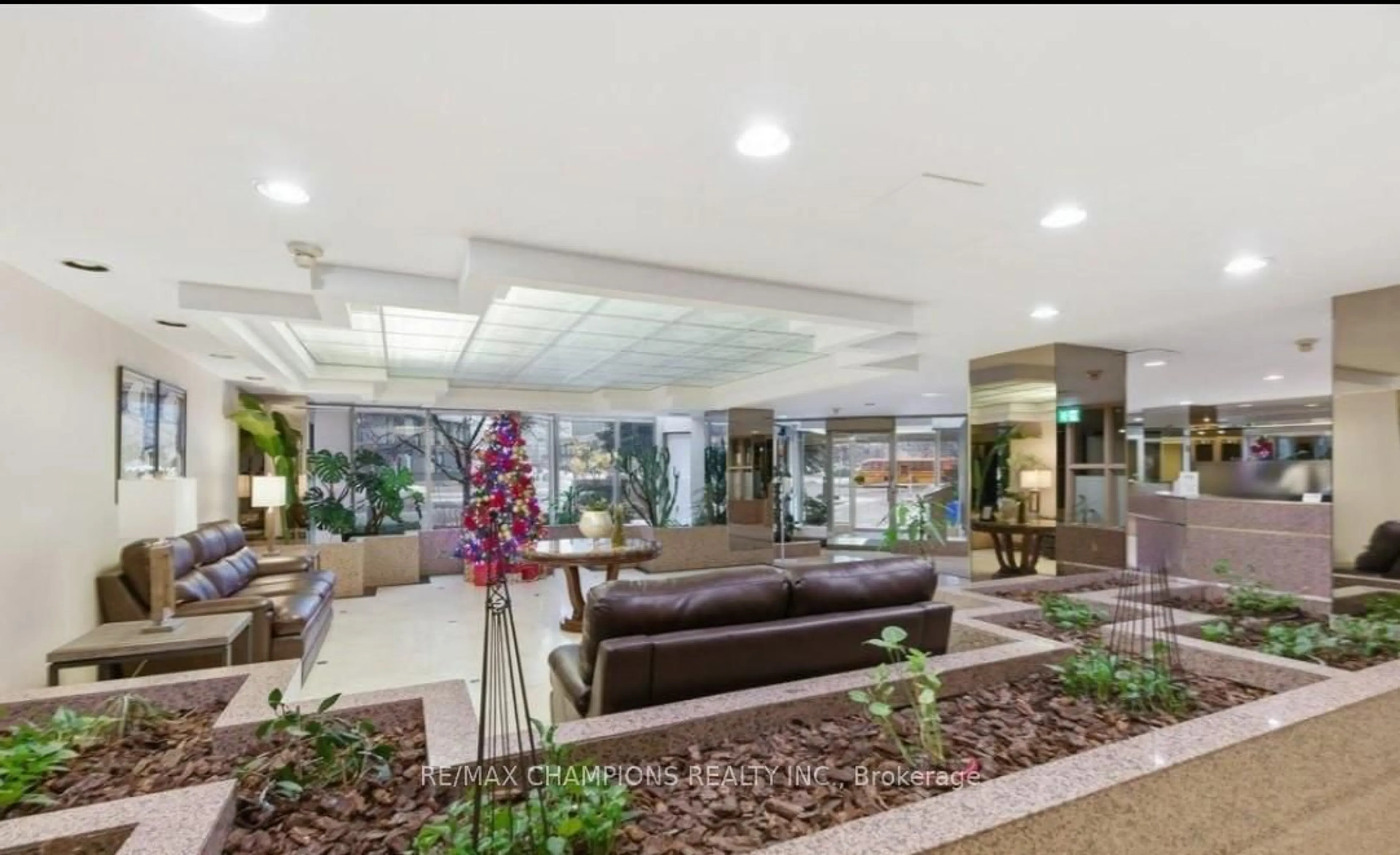 Lobby for 400 Webb Dr #1204, Mississauga Ontario L5B 3Z7