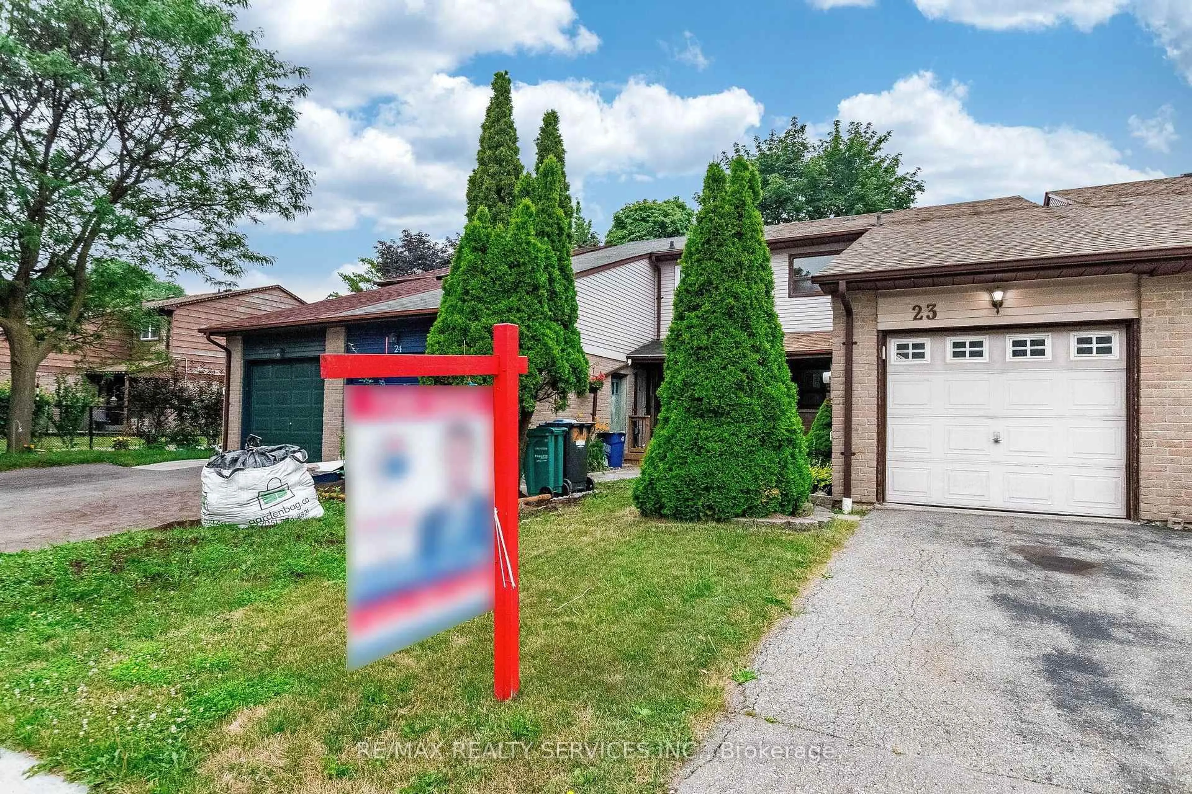 Unknown for 23 Scottsdale Crt, Brampton Ontario L6W 3R8