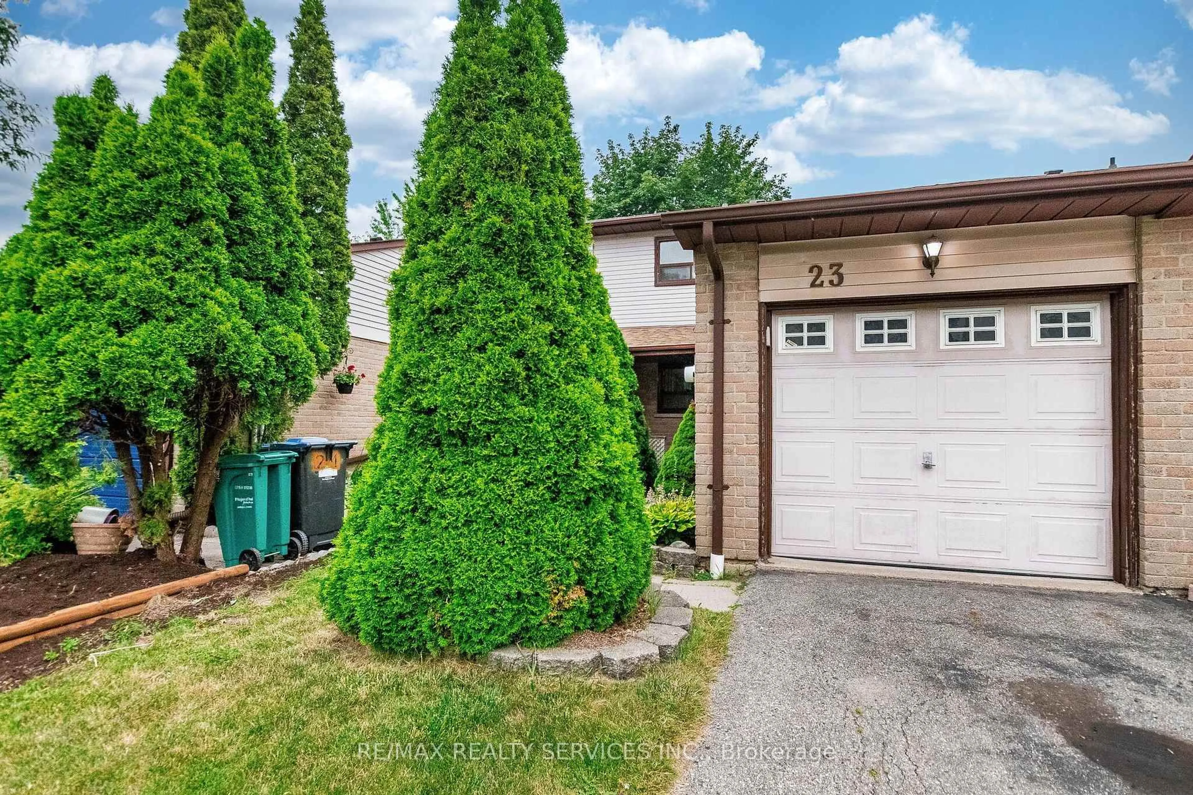 Unknown for 23 Scottsdale Crt, Brampton Ontario L6W 3R8
