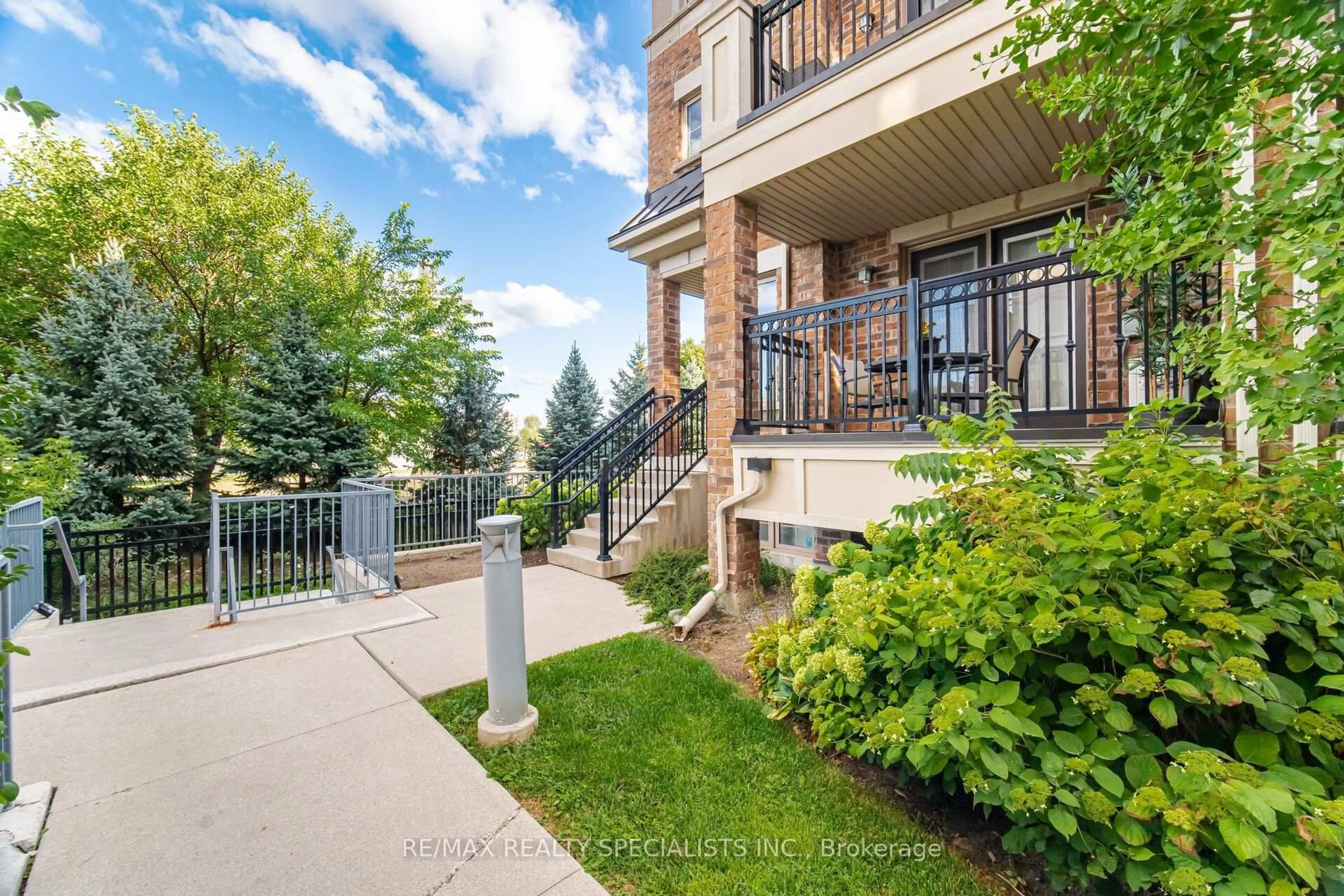Patio, unknown for 2441 Greenwich Dr #66, Oakville Ontario L6M 0S4