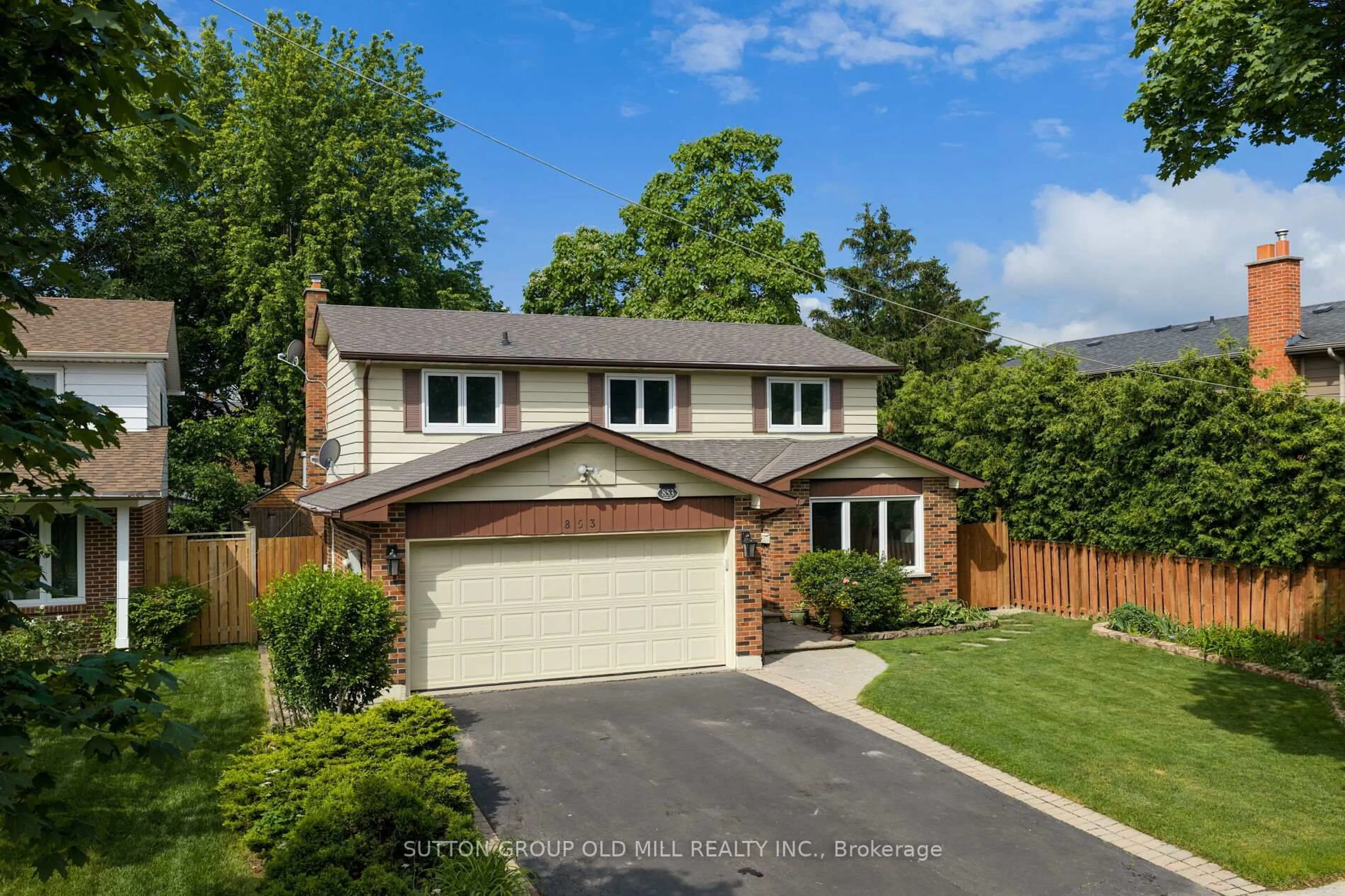 Home with brick exterior material, street for 853 Kowal Dr, Mississauga Ontario L5H 3T3