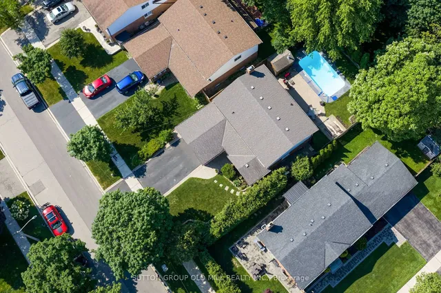 853 Kowal Dr, Mississauga 4