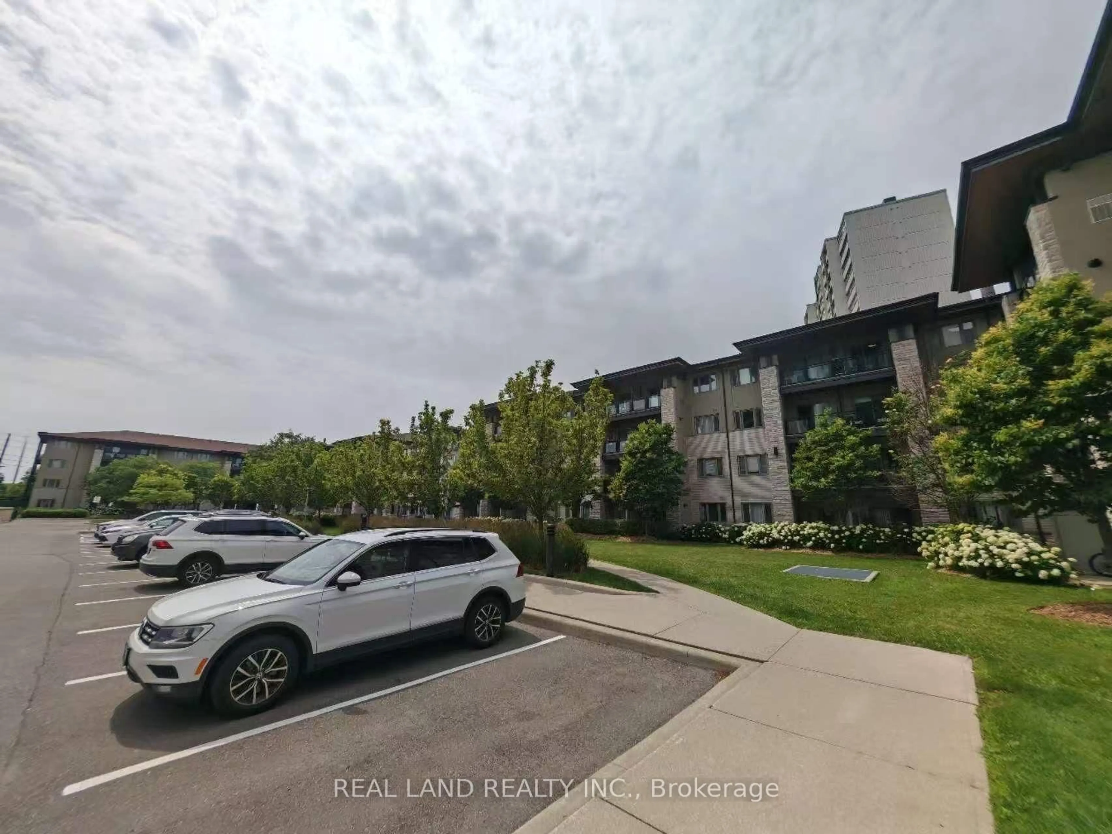Unknown for 570 Lolita Gdns #127, Mississauga Ontario L5A 0A1