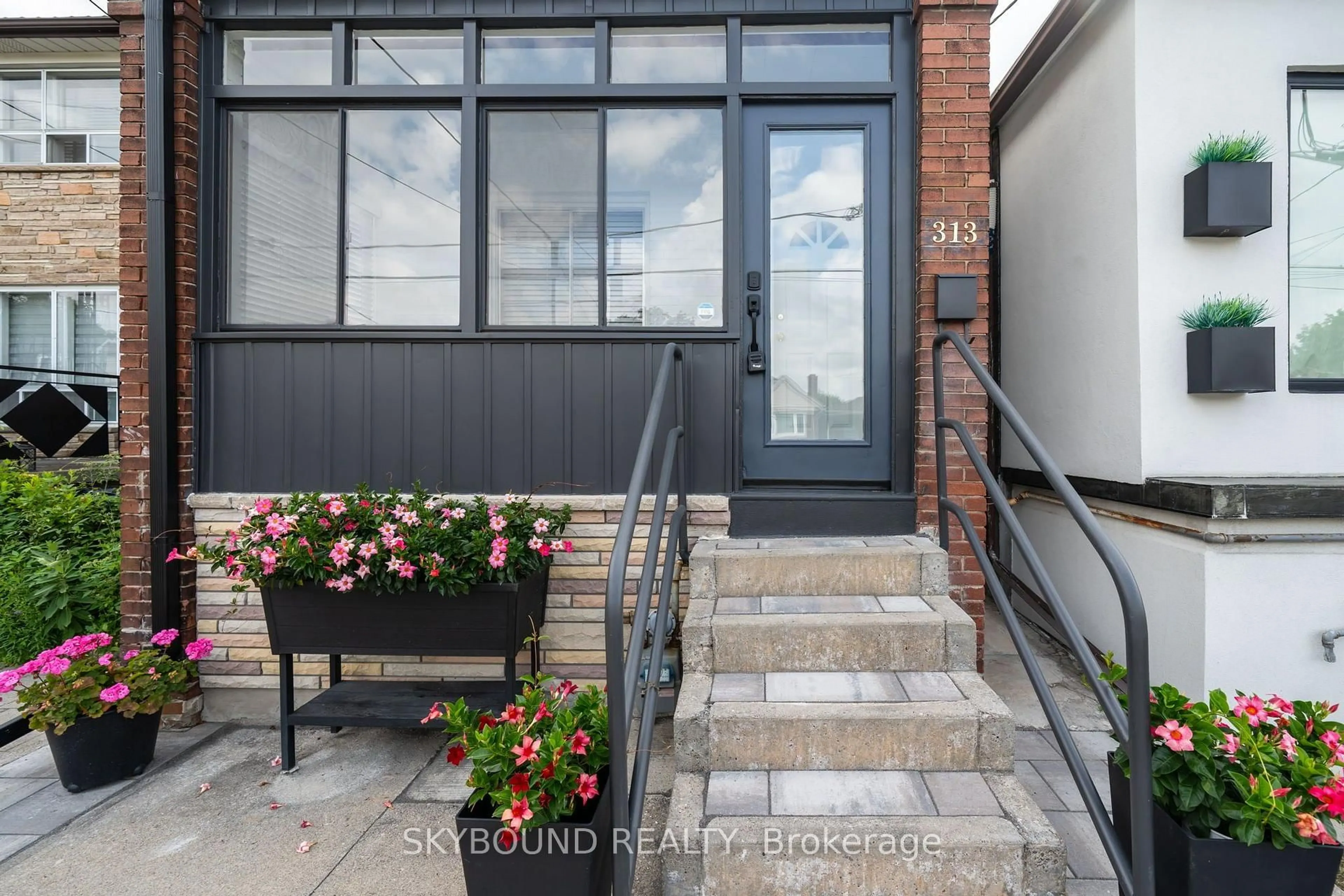 Unknown for 313 Silverthorn Ave, Toronto Ontario M6N 3K5