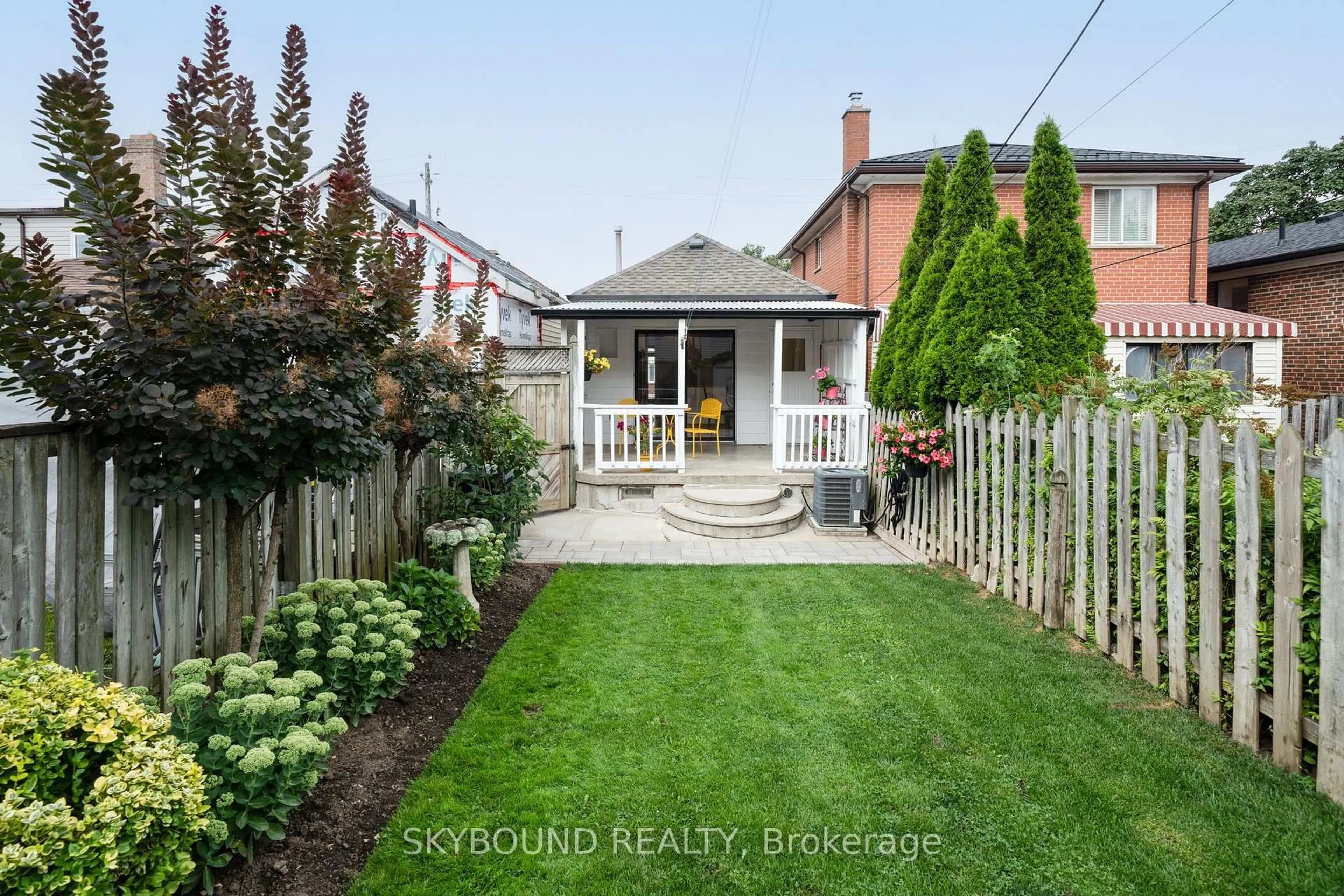 Patio, street for 313 Silverthorn Ave, Toronto Ontario M6N 3K5