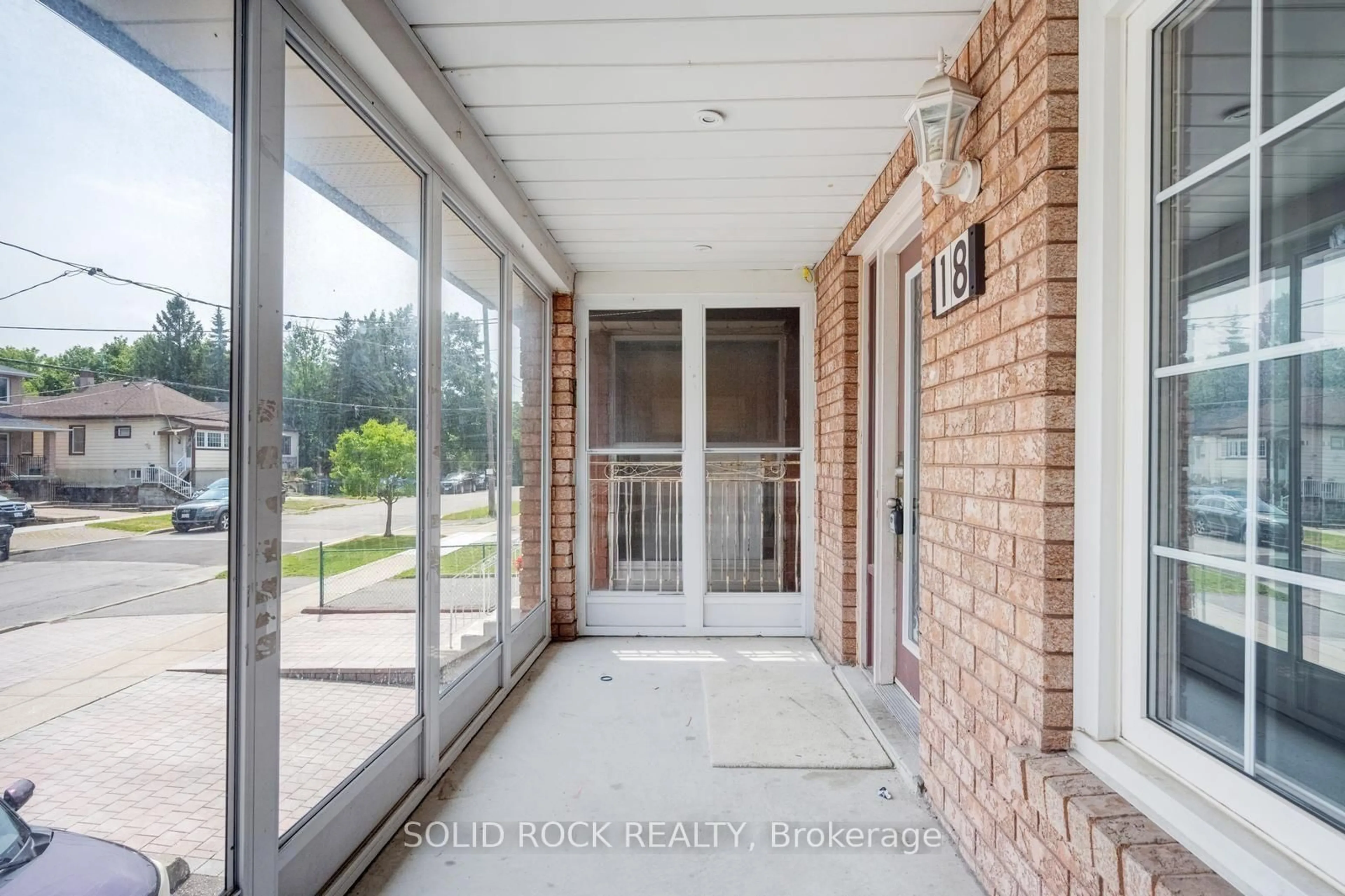 Indoor foyer for 18 Maple Bush Ave, Toronto Ontario M9N 1S6