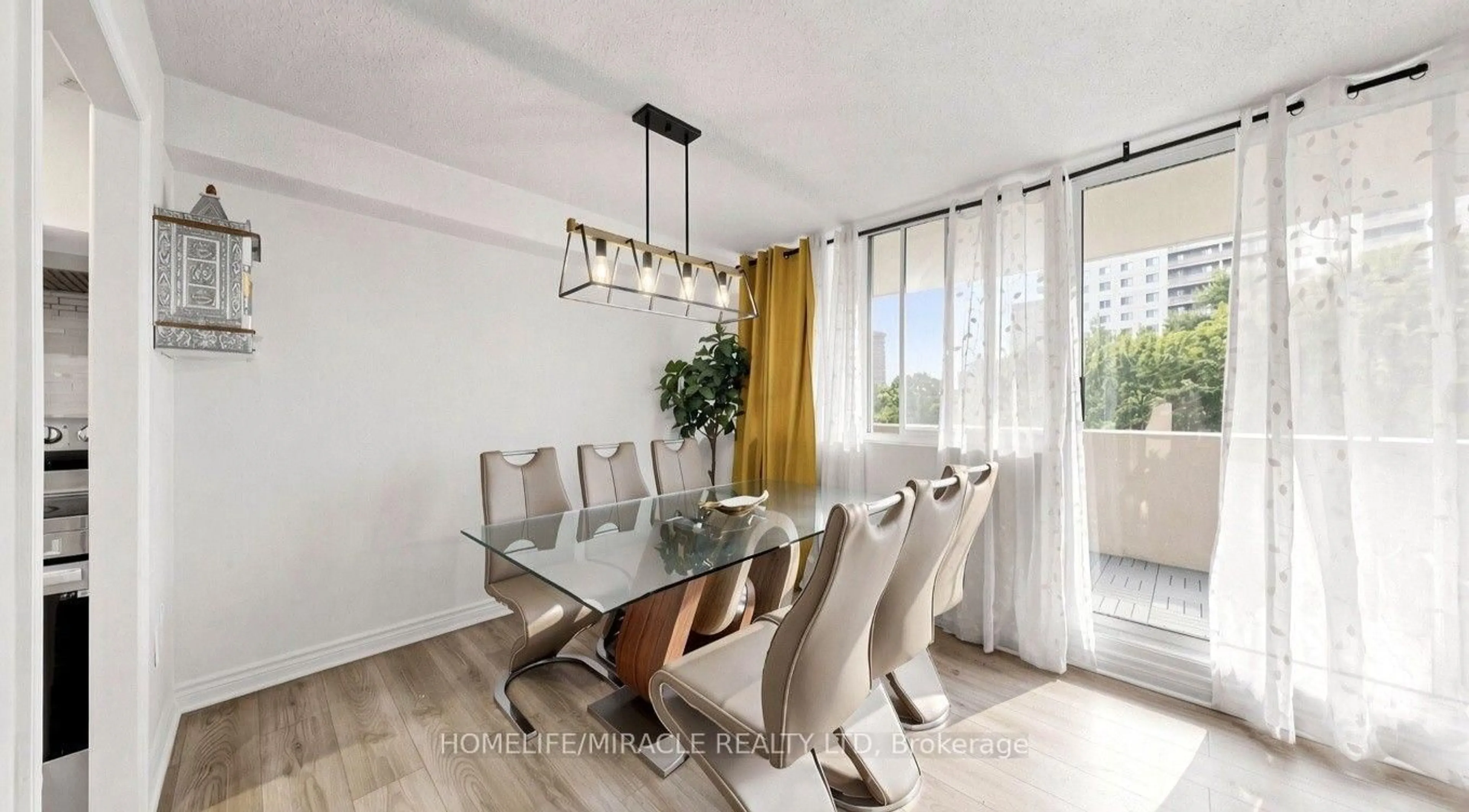 Dining room, unknown for 3590 Kaneff Cres #313, Mississauga Ontario L5A 3X3