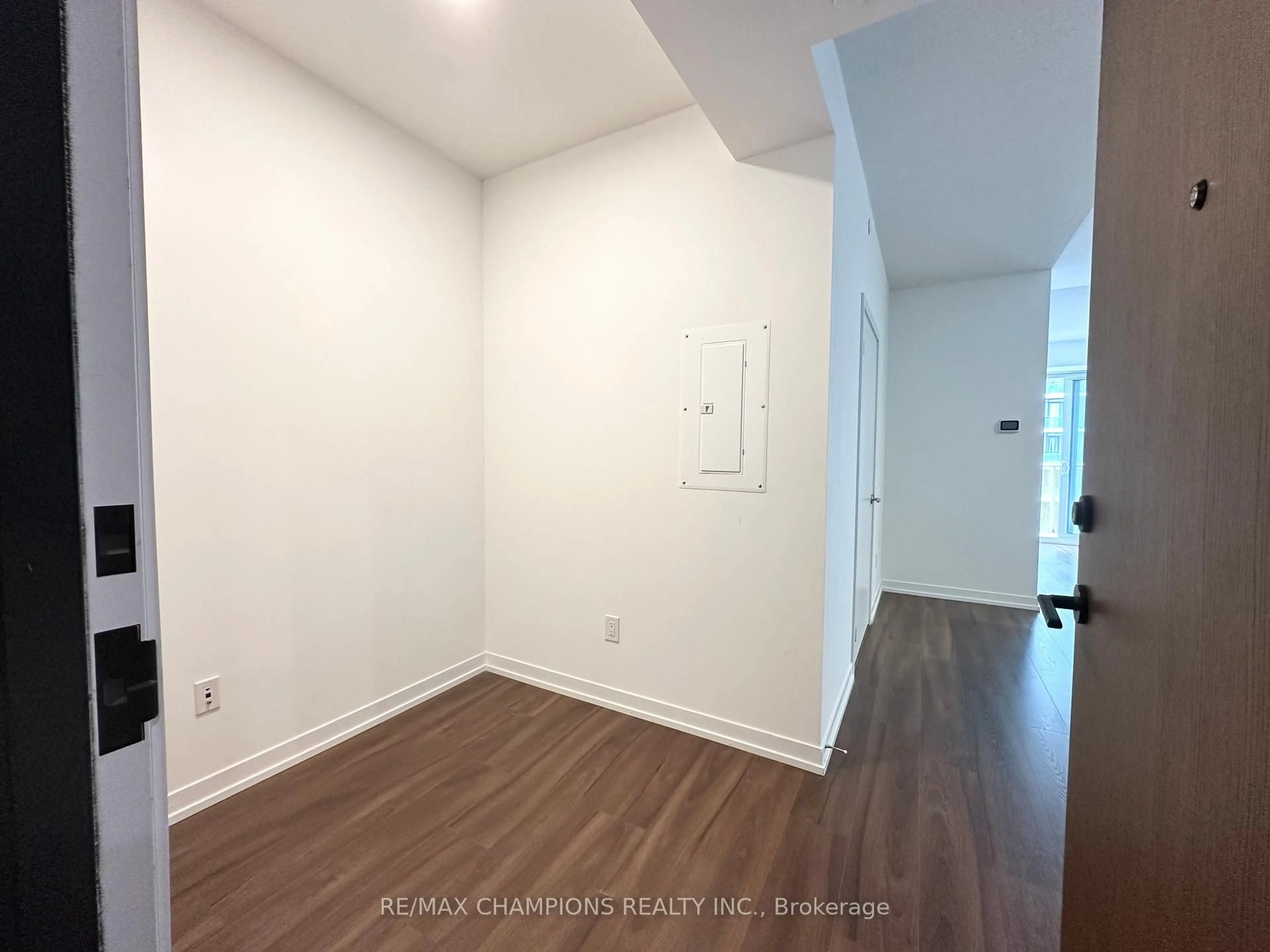 A pic of a room for 4065 Confederation Pkwy #1402, Mississauga Ontario L5B 0L4