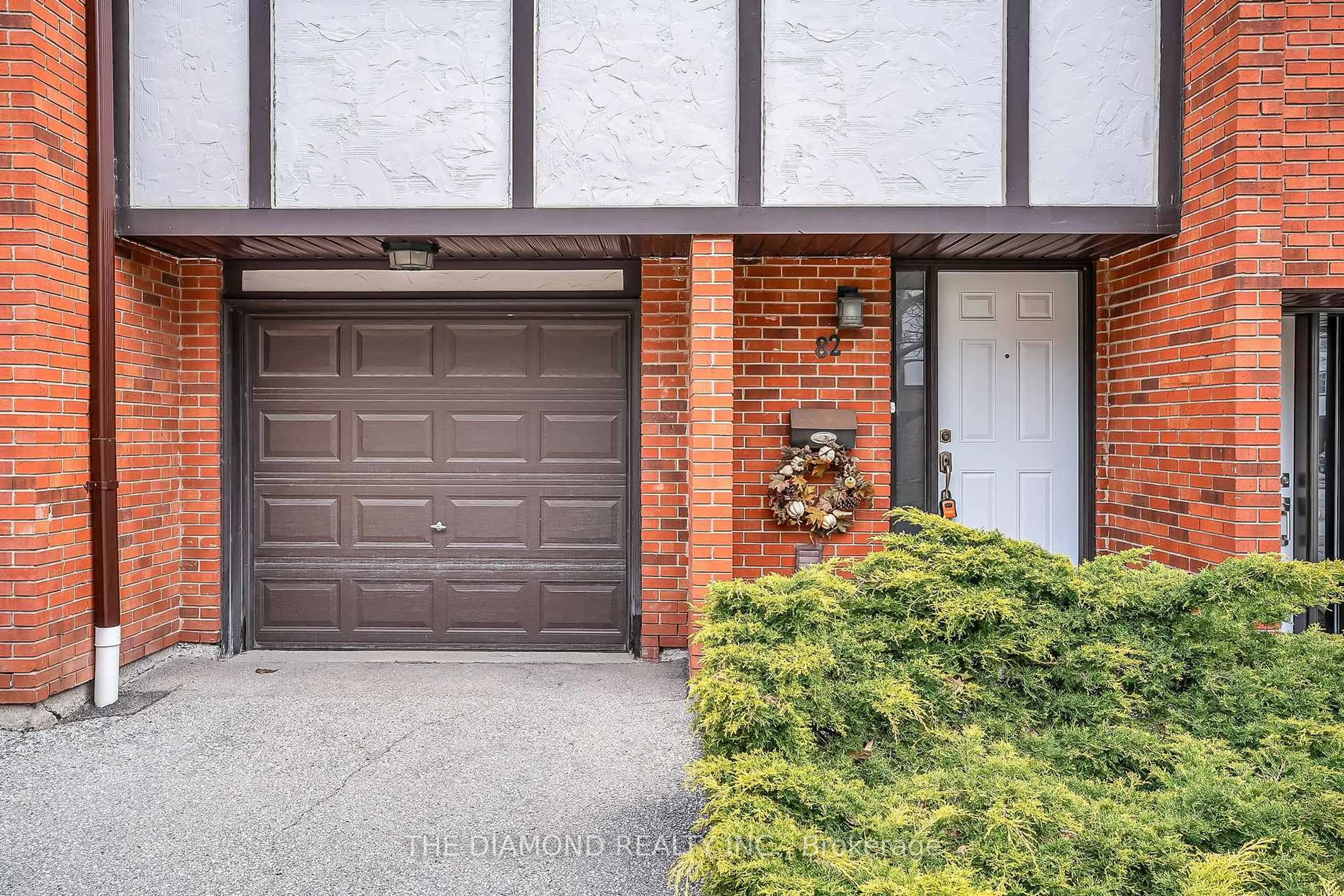 Home with brick exterior material, street for 1755 Rathburn Rd #82, Mississauga Ontario L4W 2M8