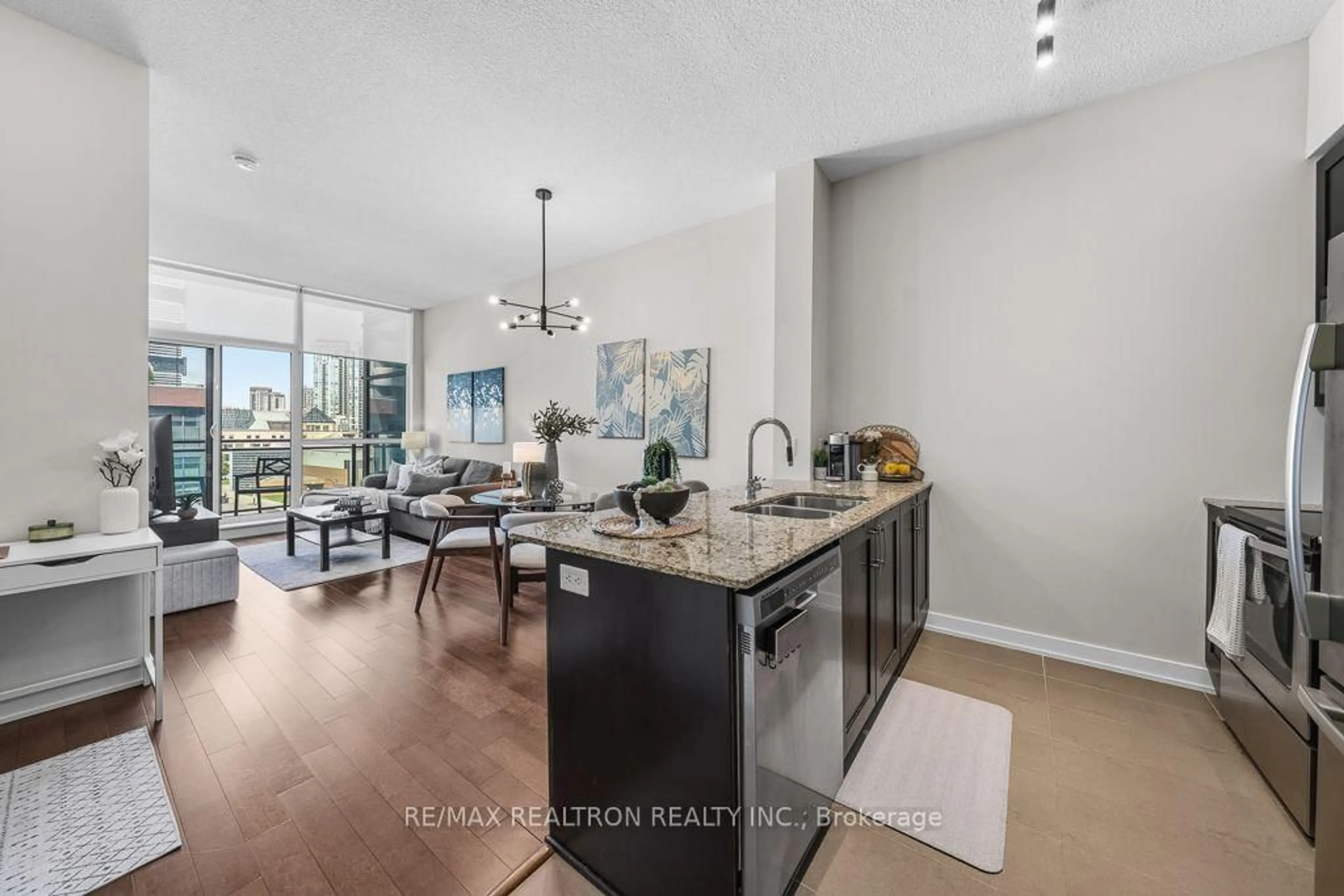 Open concept kitchen, unknown for 4070 Confederation Pkwy #506, Mississauga Ontario L5B 0E9
