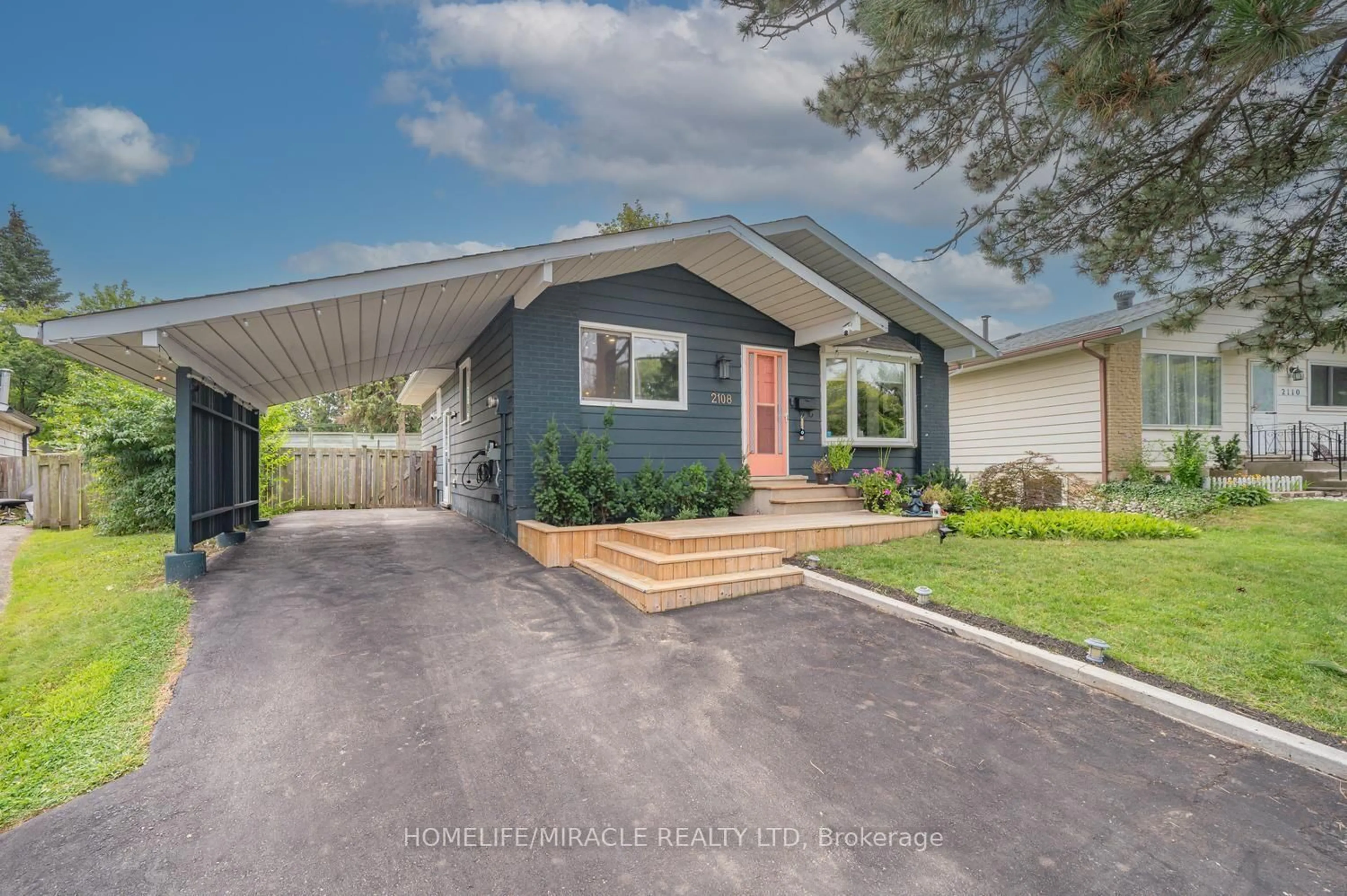 Home with vinyl exterior material, street for 2108 Falmouth Terr, Burlington Ontario L7P 1X9