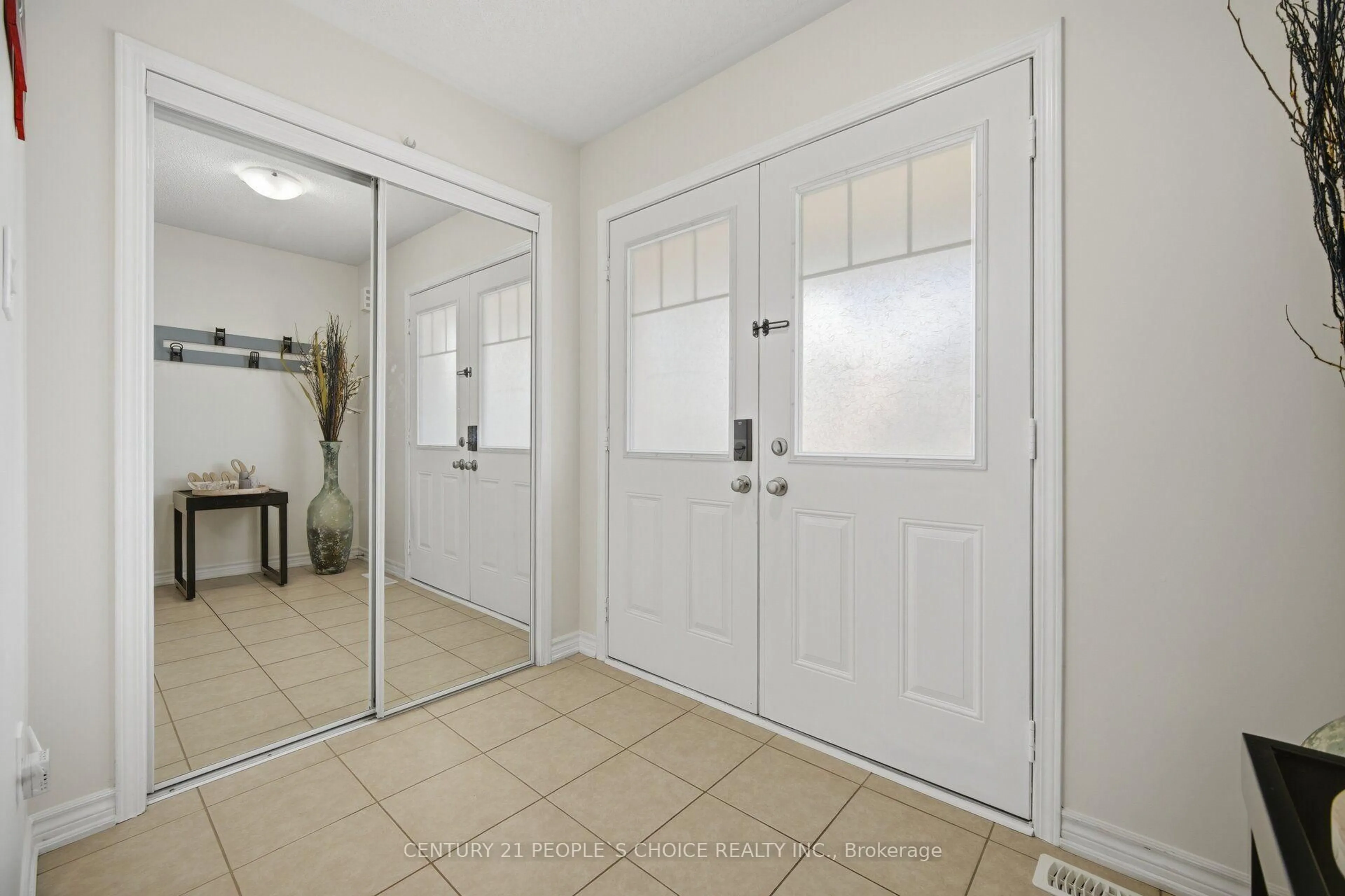 Indoor entryway for 96 Enford Cres, Brampton Ontario L7A 4C6